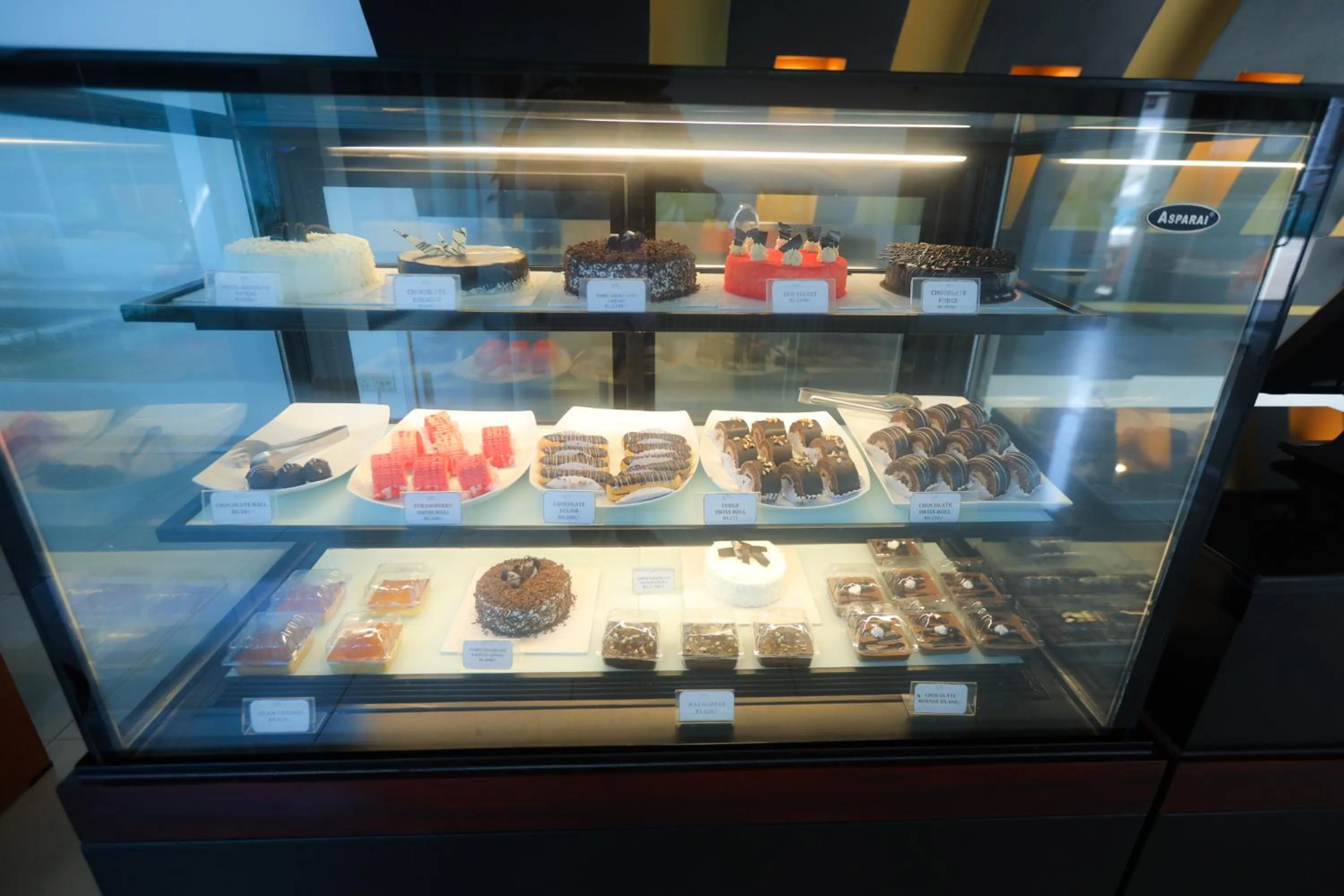 Food and drinks in Ramadia Ran Mal Holiday Resort