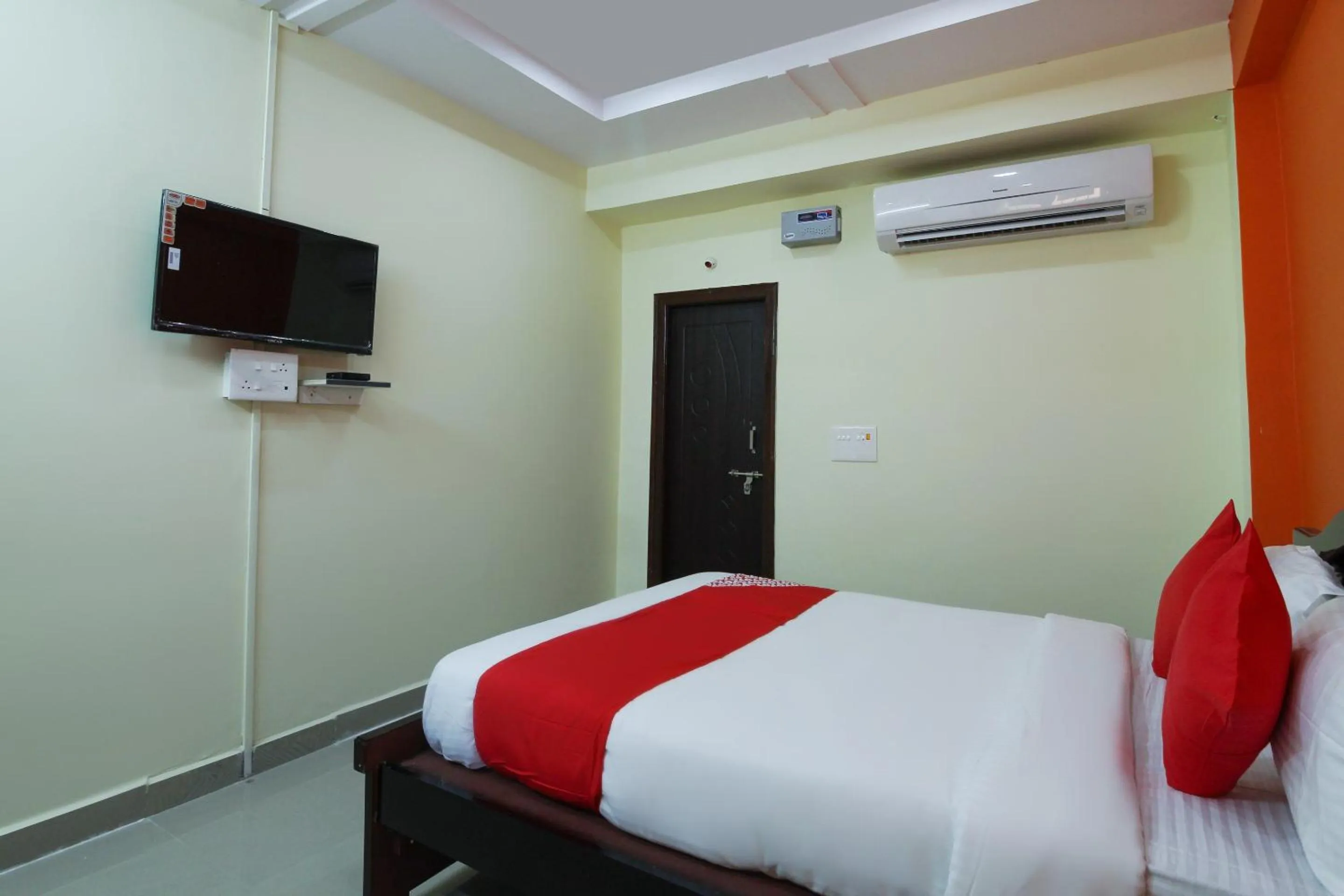 Bedroom, Bed in Hotel O S V Residency