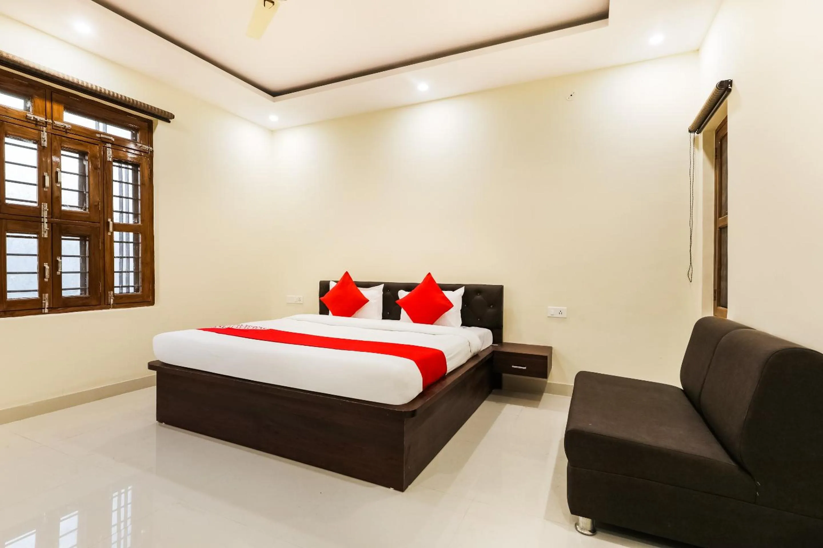 Bedroom, Bed in Hotel O Yuvan