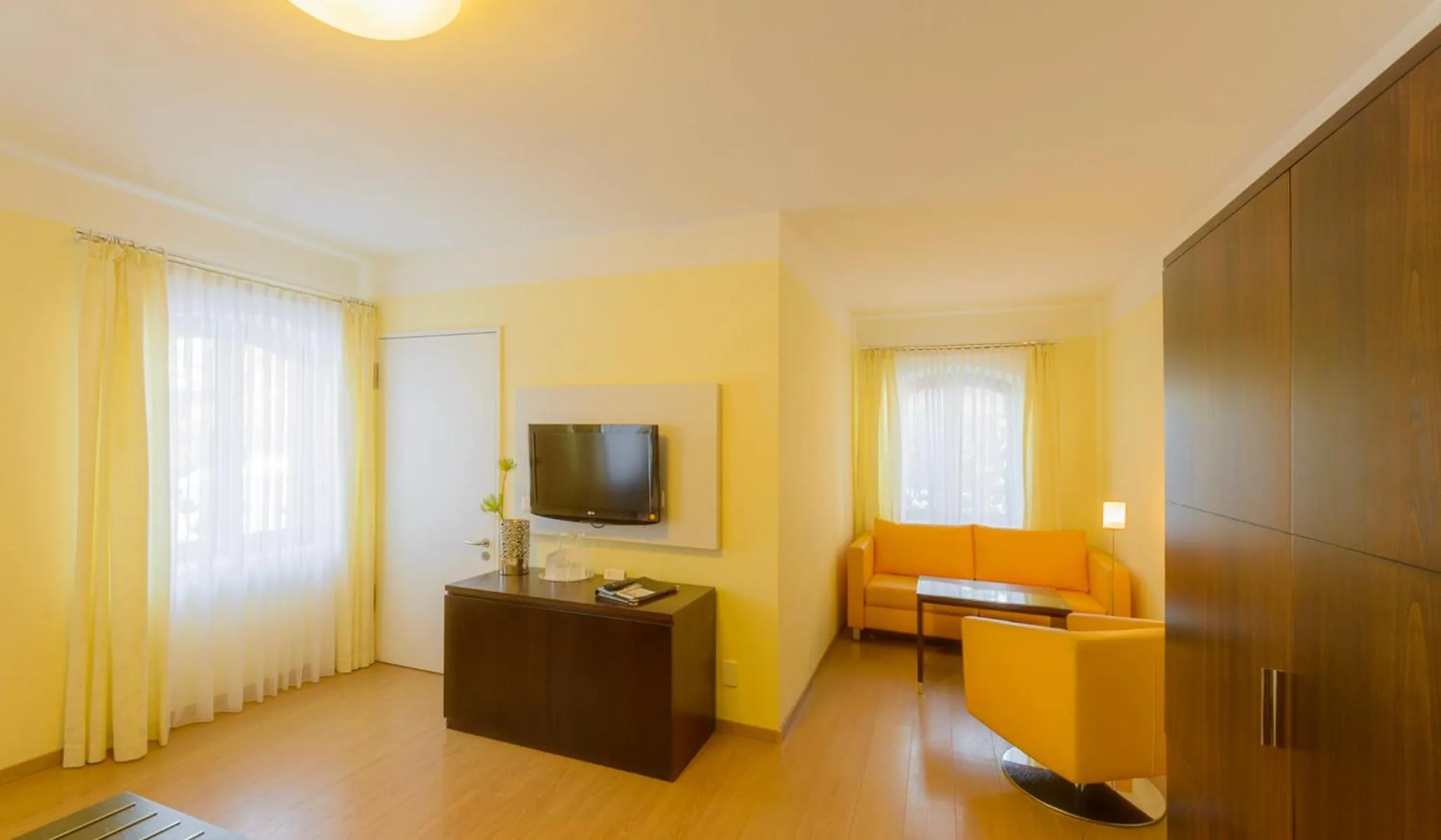 Photo of the whole room, Bed in Hotel Am Tiefwarensee