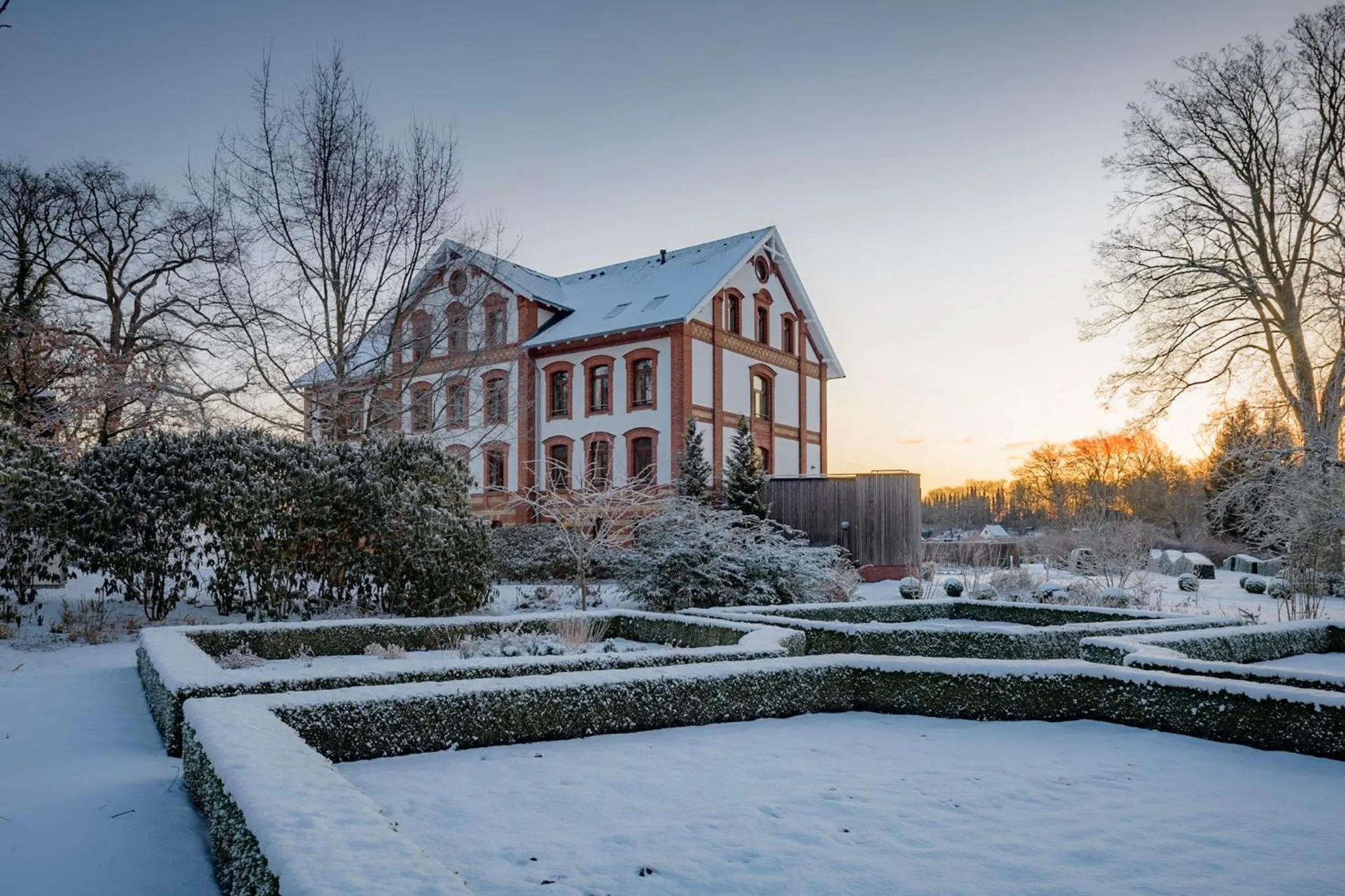 Property building in Hotel Am Tiefwarensee