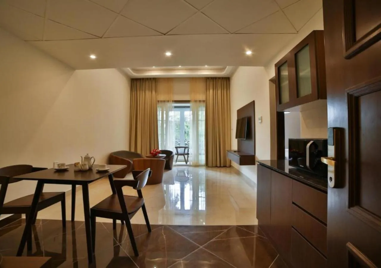 Living room in Accord Chrome