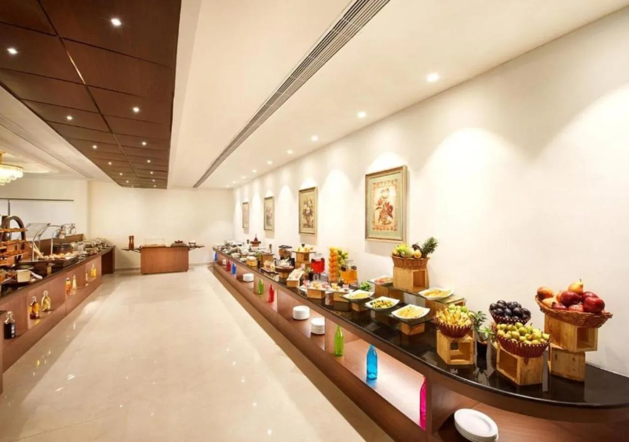 Restaurant/places to eat in Accord Chrome