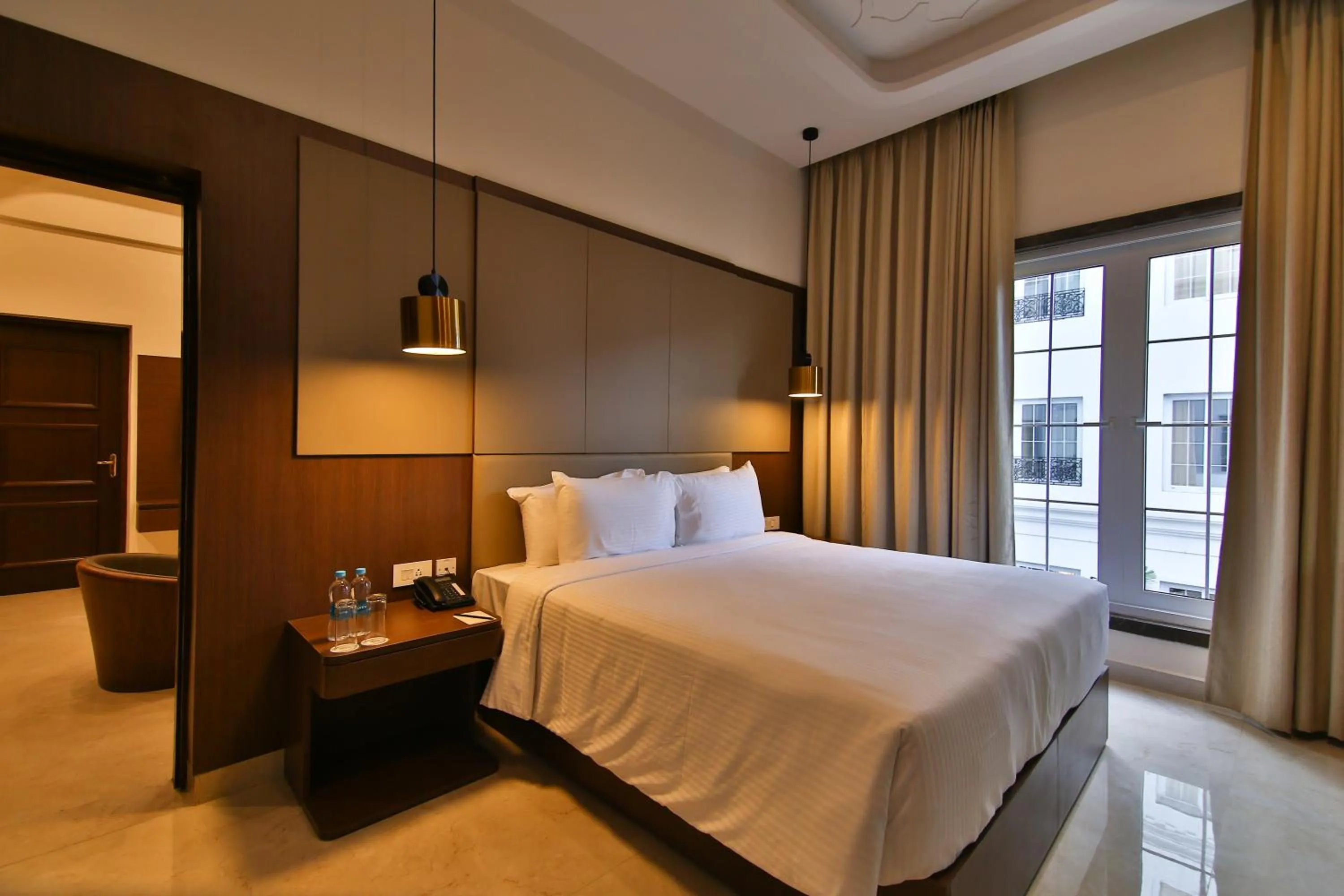 Bedroom, Bed in Accord Chrome