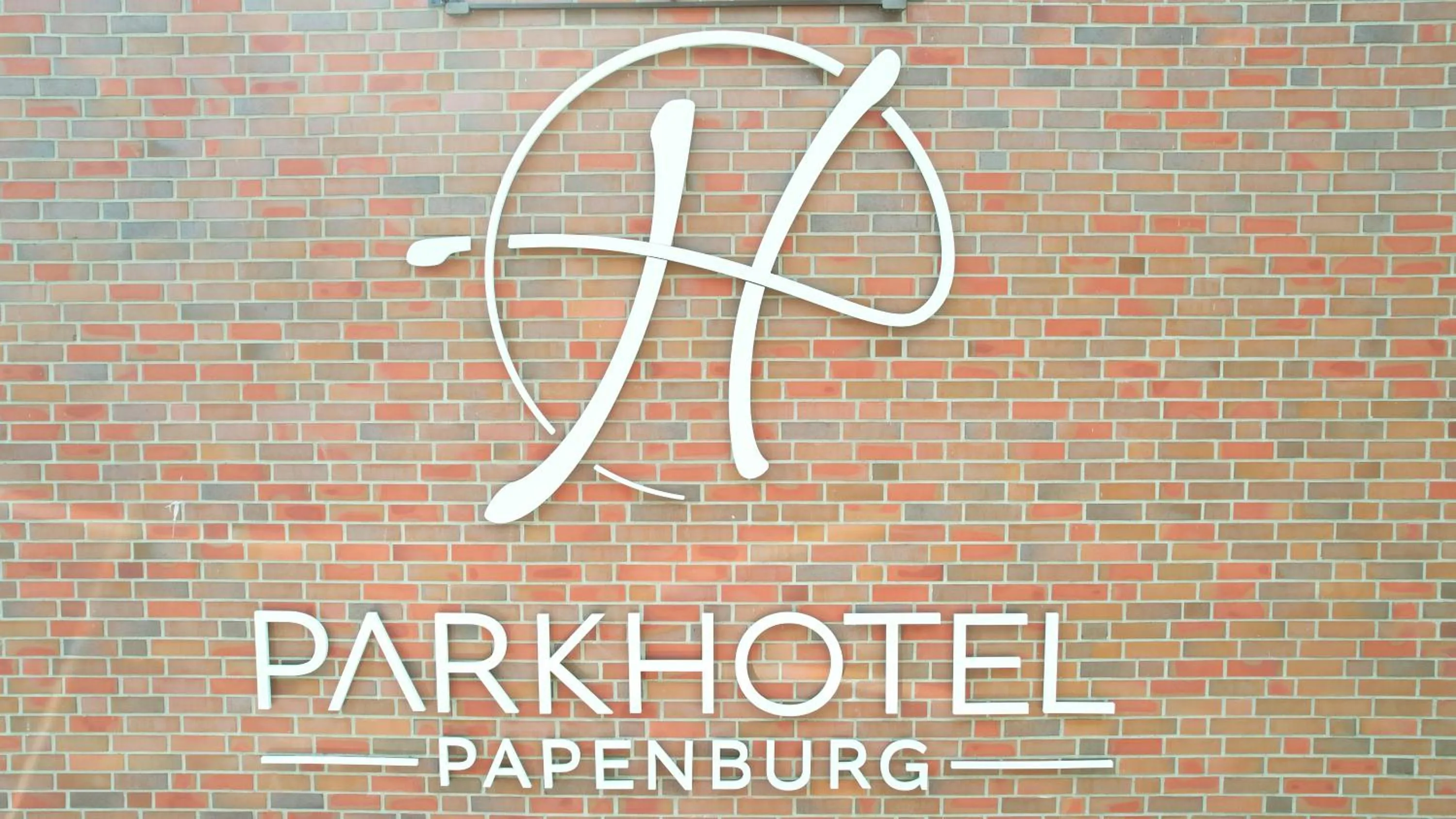 Property building in Parkhotel Papenburg by Hackmann
