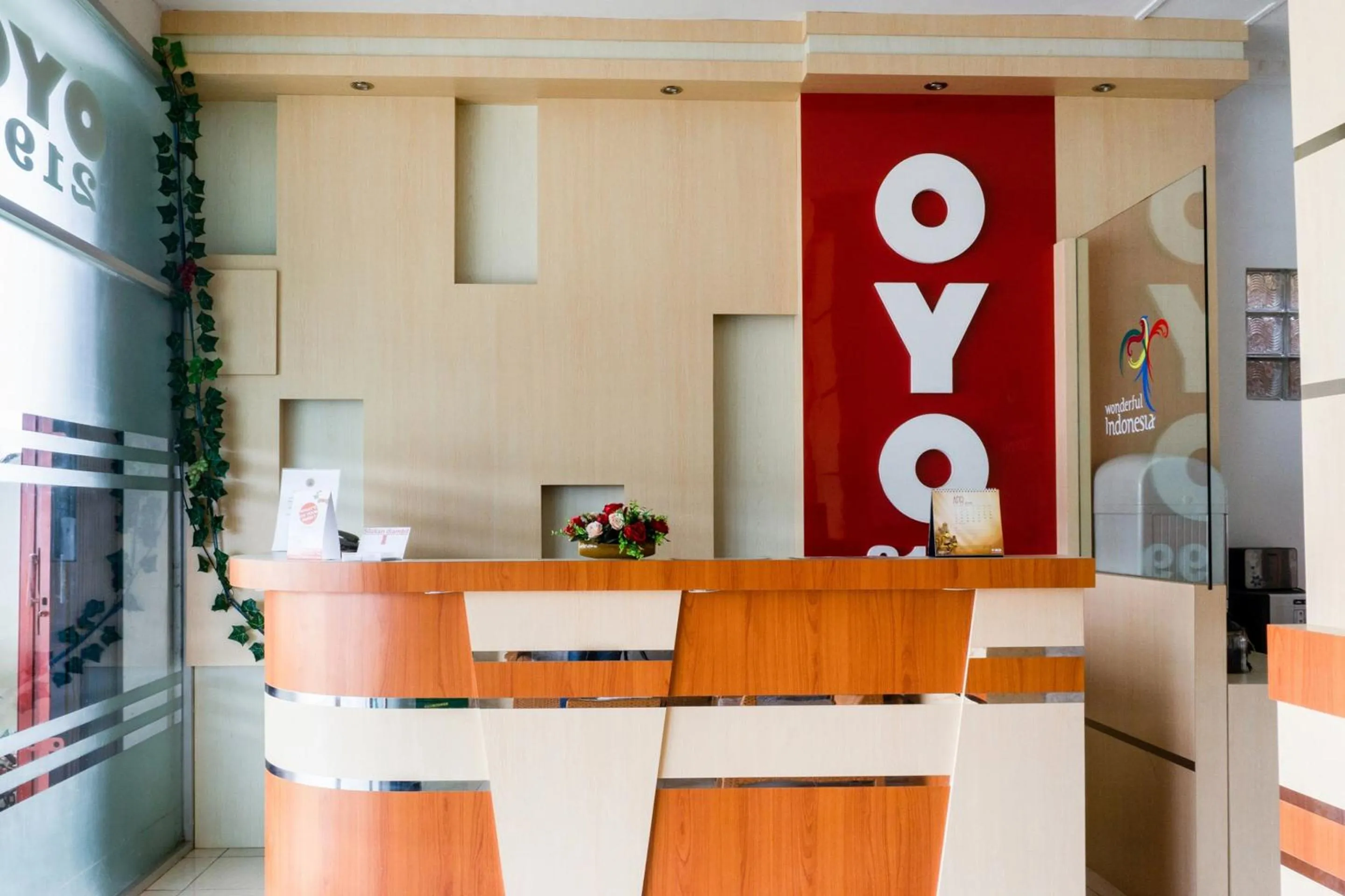Lobby or reception in Hotel O Mandiri Guest House Syariah
