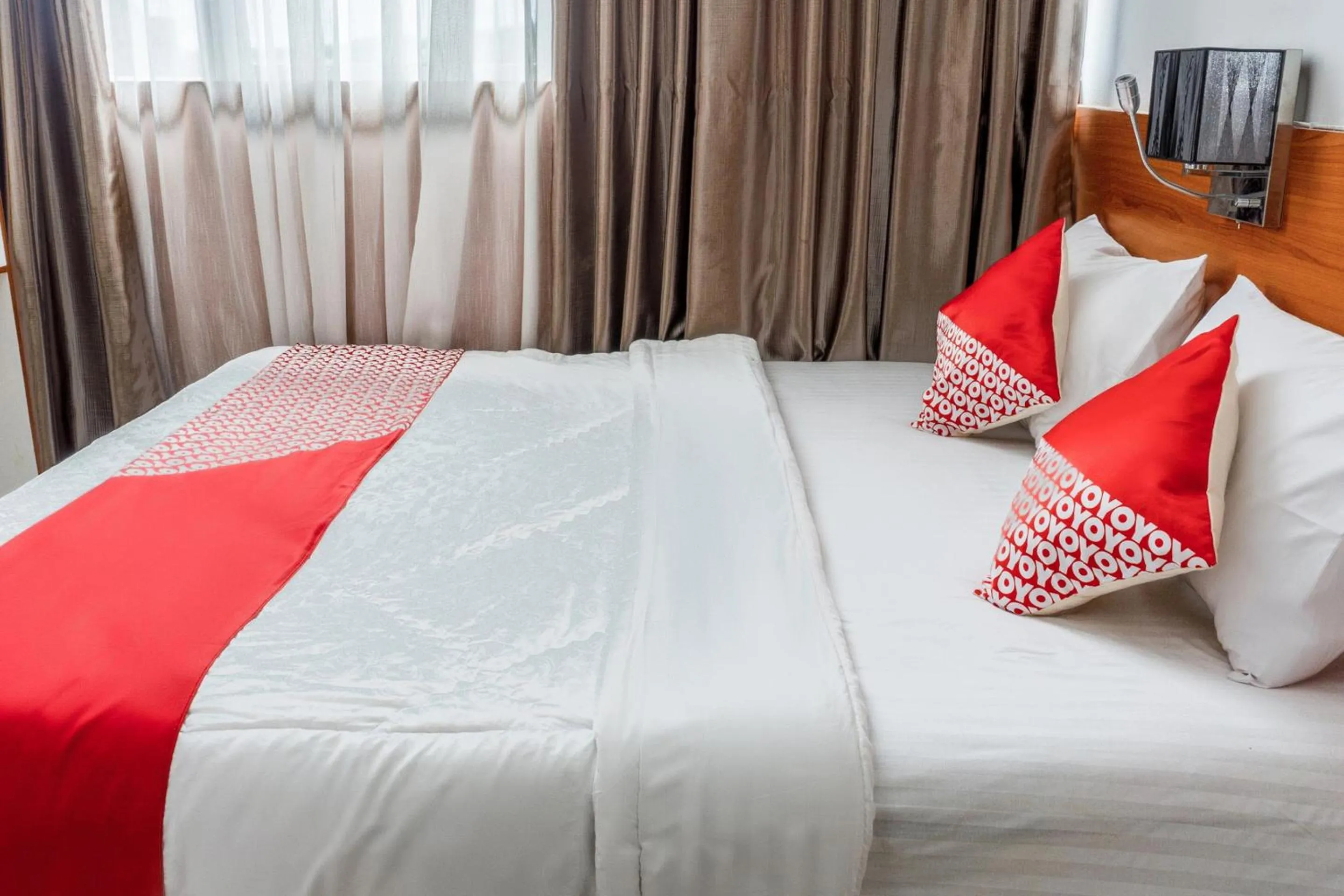 Bedroom, Bed in Hotel O Mandiri Guest House Syariah