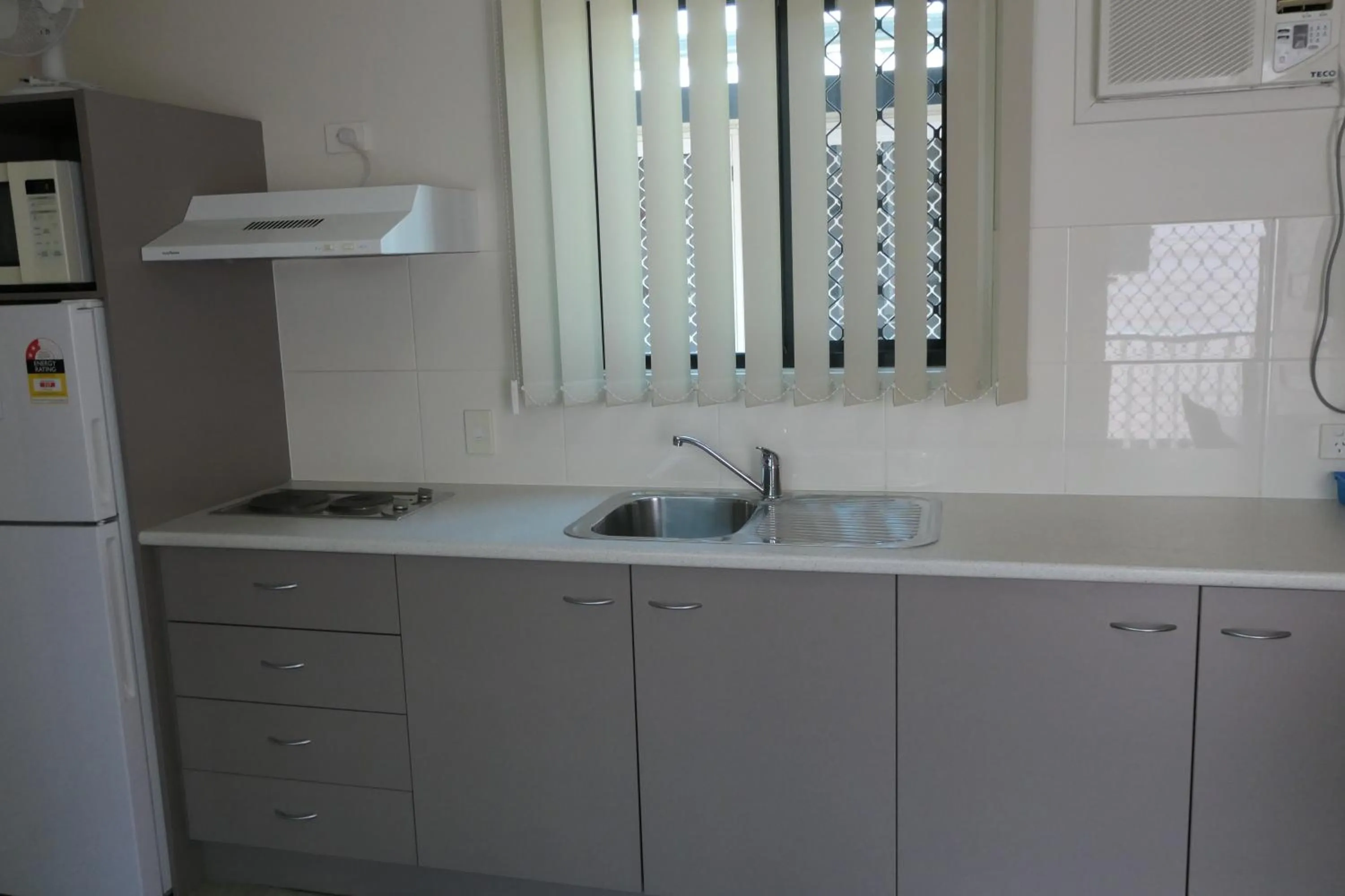 Kitchen or kitchenette in Mt Isa City Motel