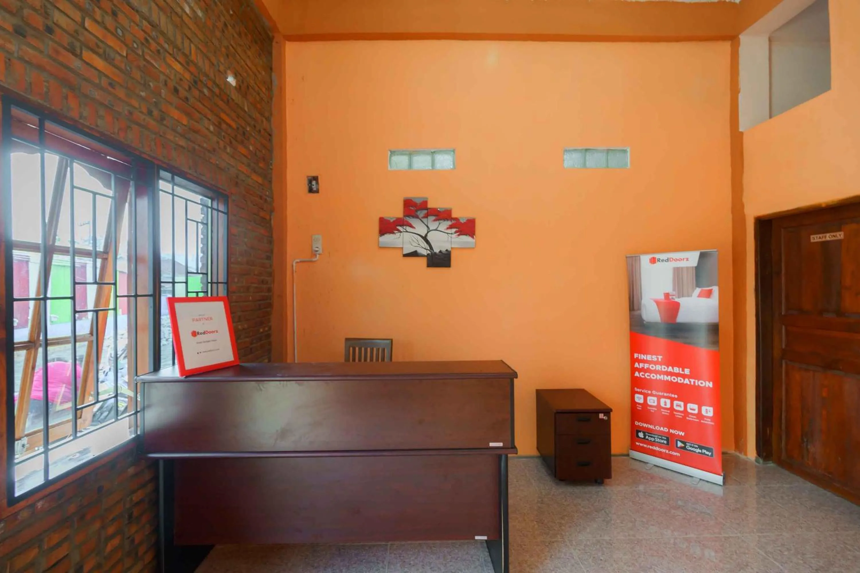 Lobby or reception in RedDoorz near Bukit Kubu Berastagi