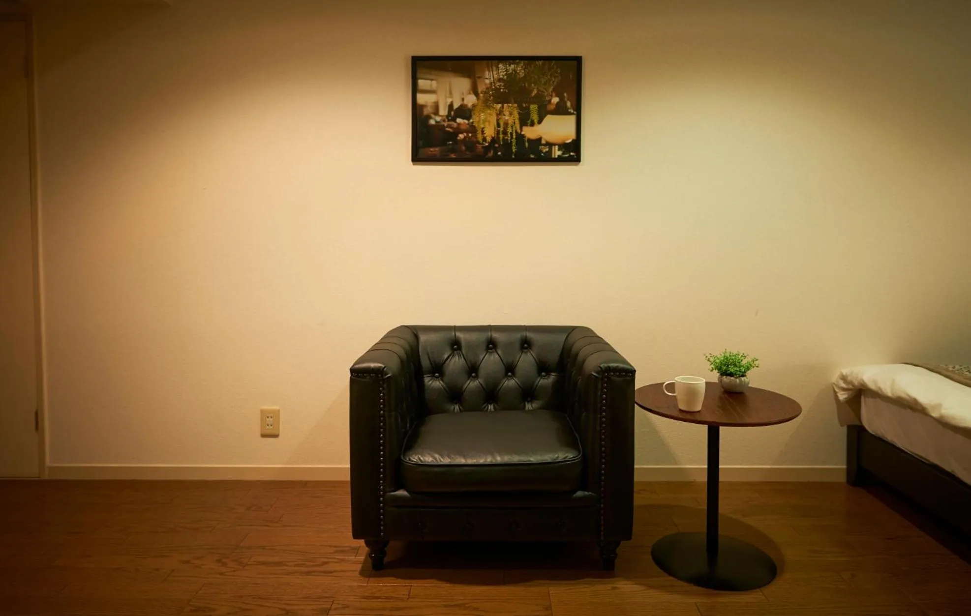 Seating area in S'CASA NishiShinjuku