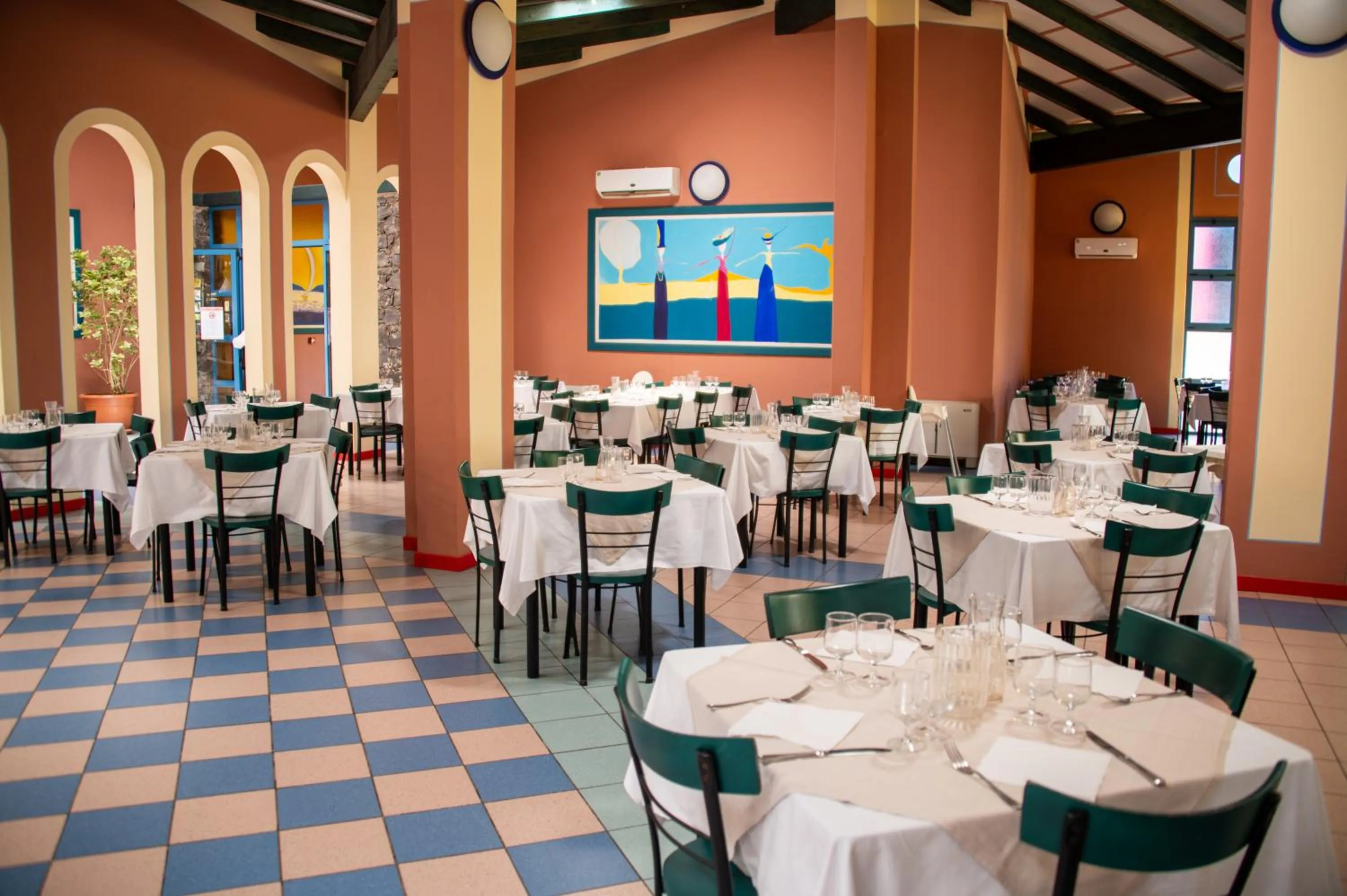 Restaurant/places to eat in VOI Vila Do Farol Resort