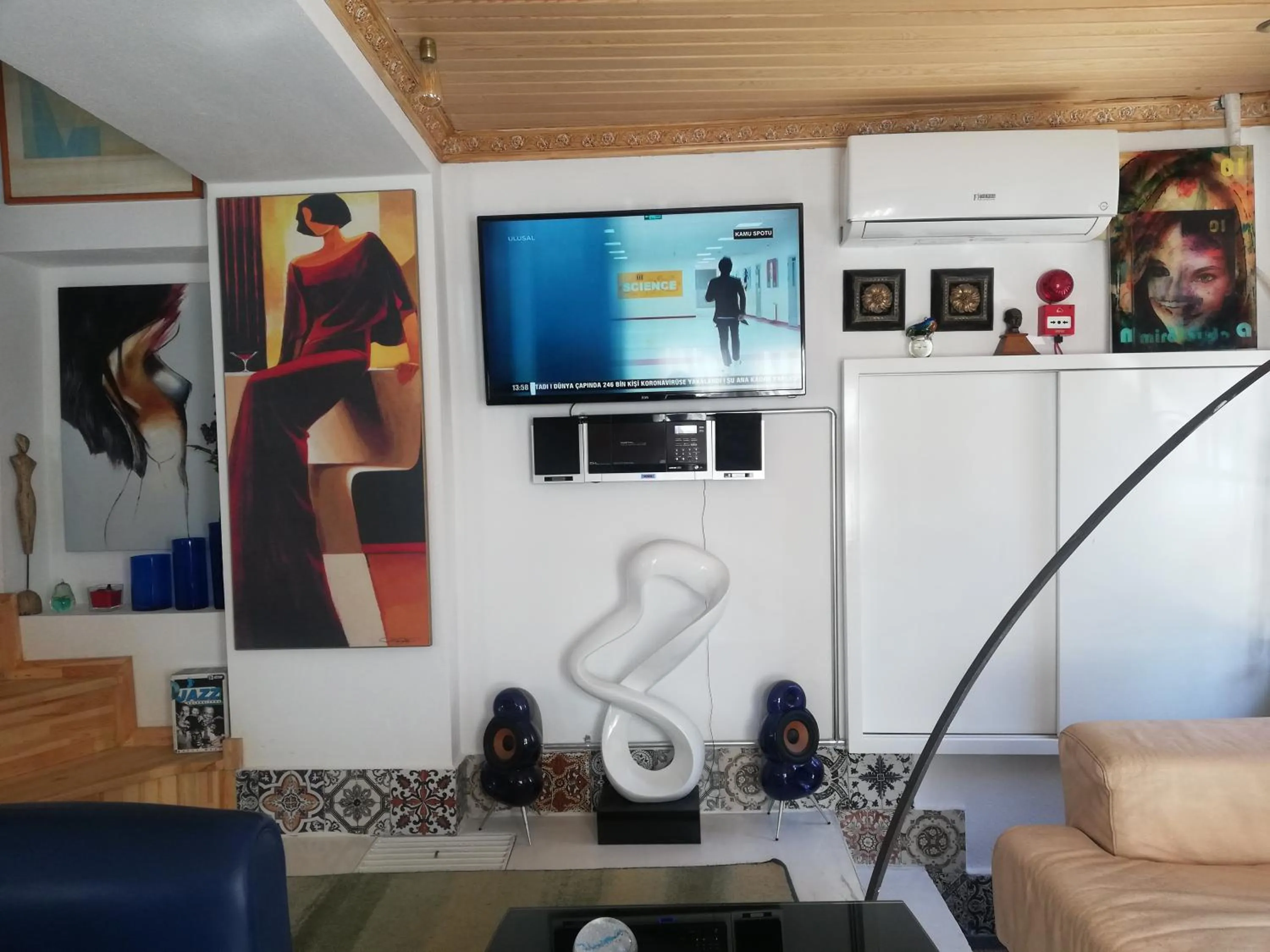 No 1 House By Valence