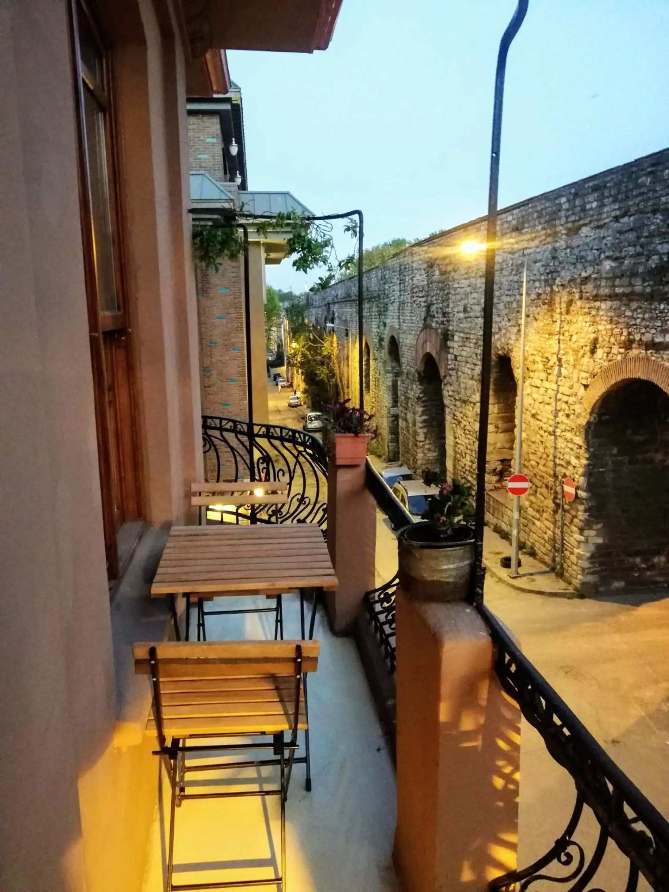 No 1 House By Valence