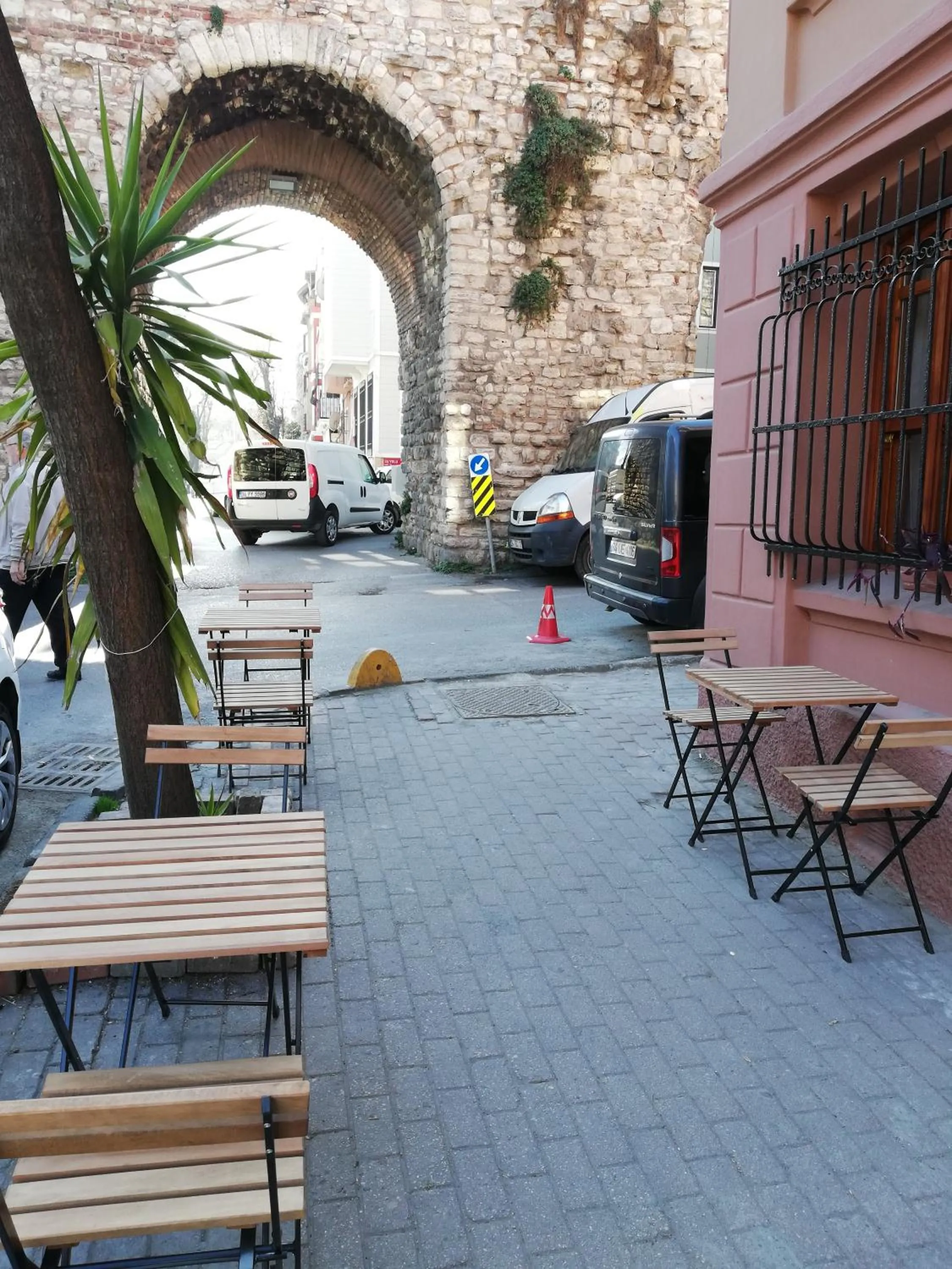 No 1 House By Valence