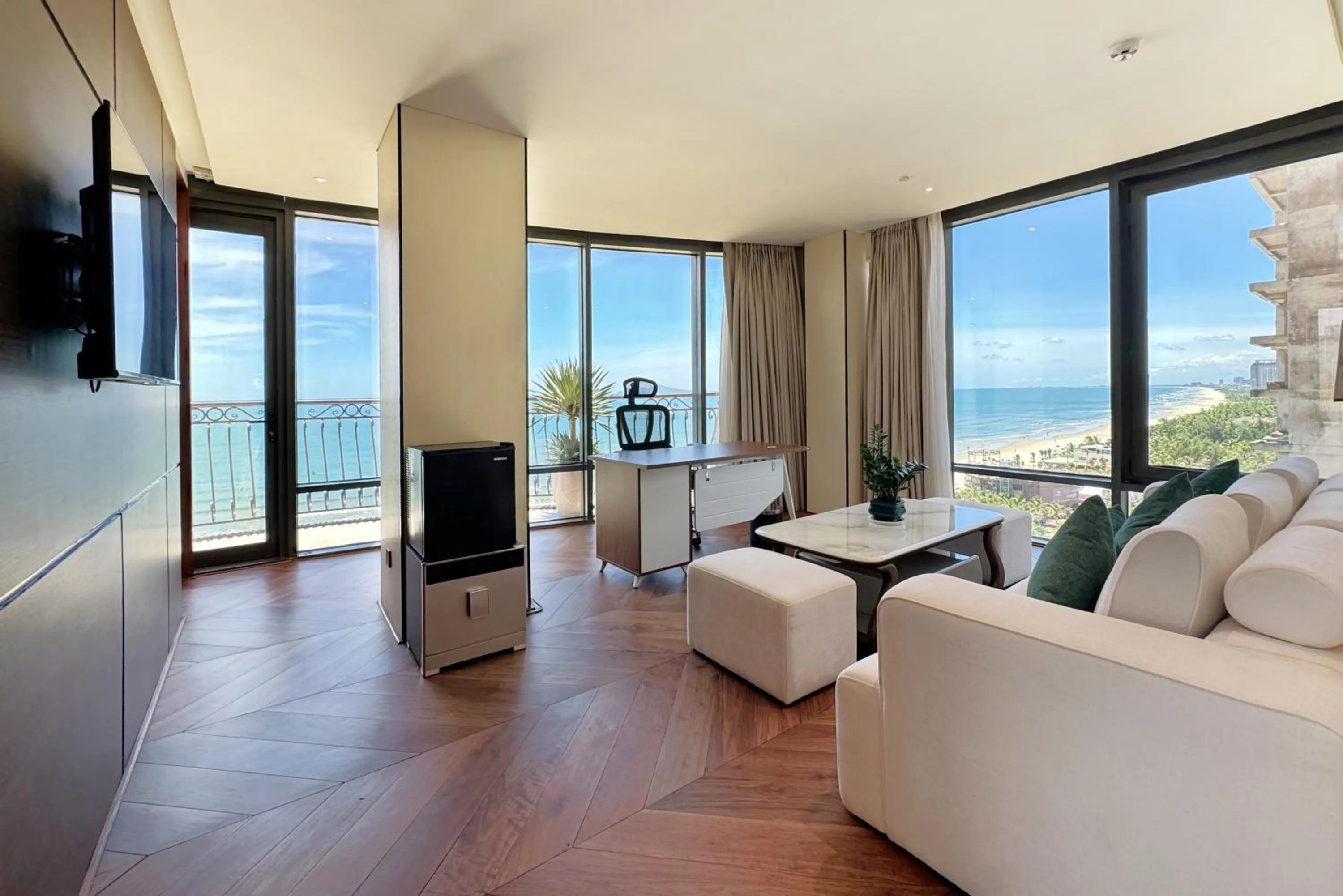Seating area in Holiday Beach Hotel Danang