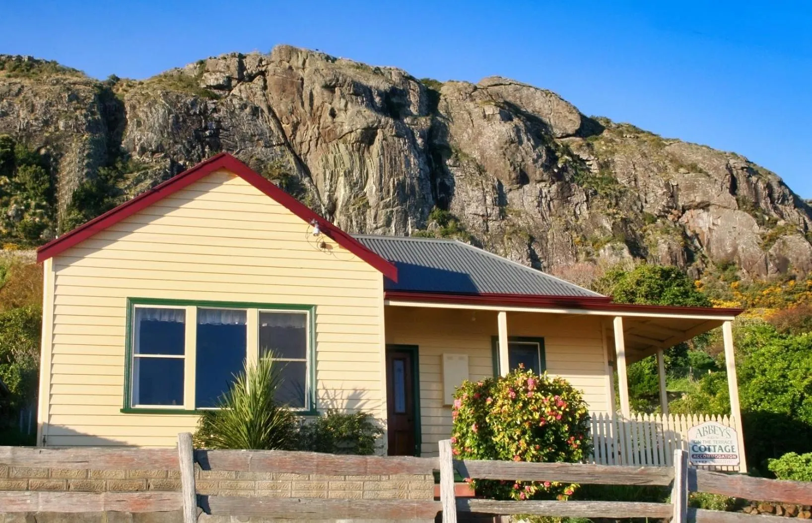 Two-Bedroom Cottage with Sea View in Stanley Hotel & Apartments