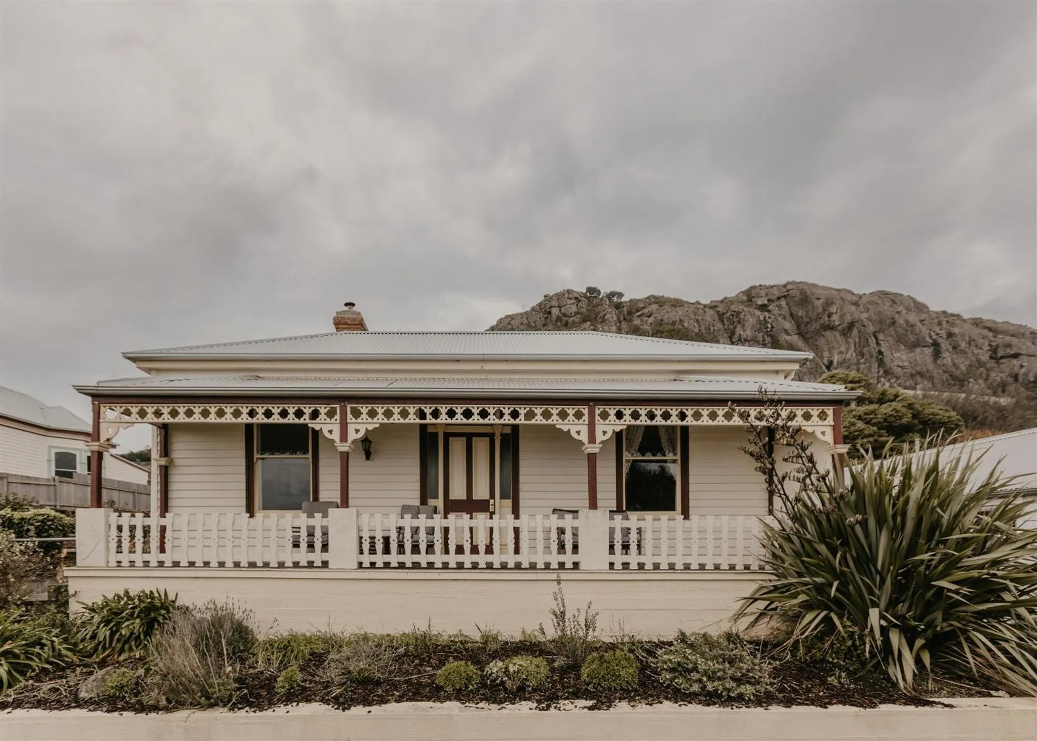Three-Bedroom Cottage with Sea View in Stanley Hotel & Apartments