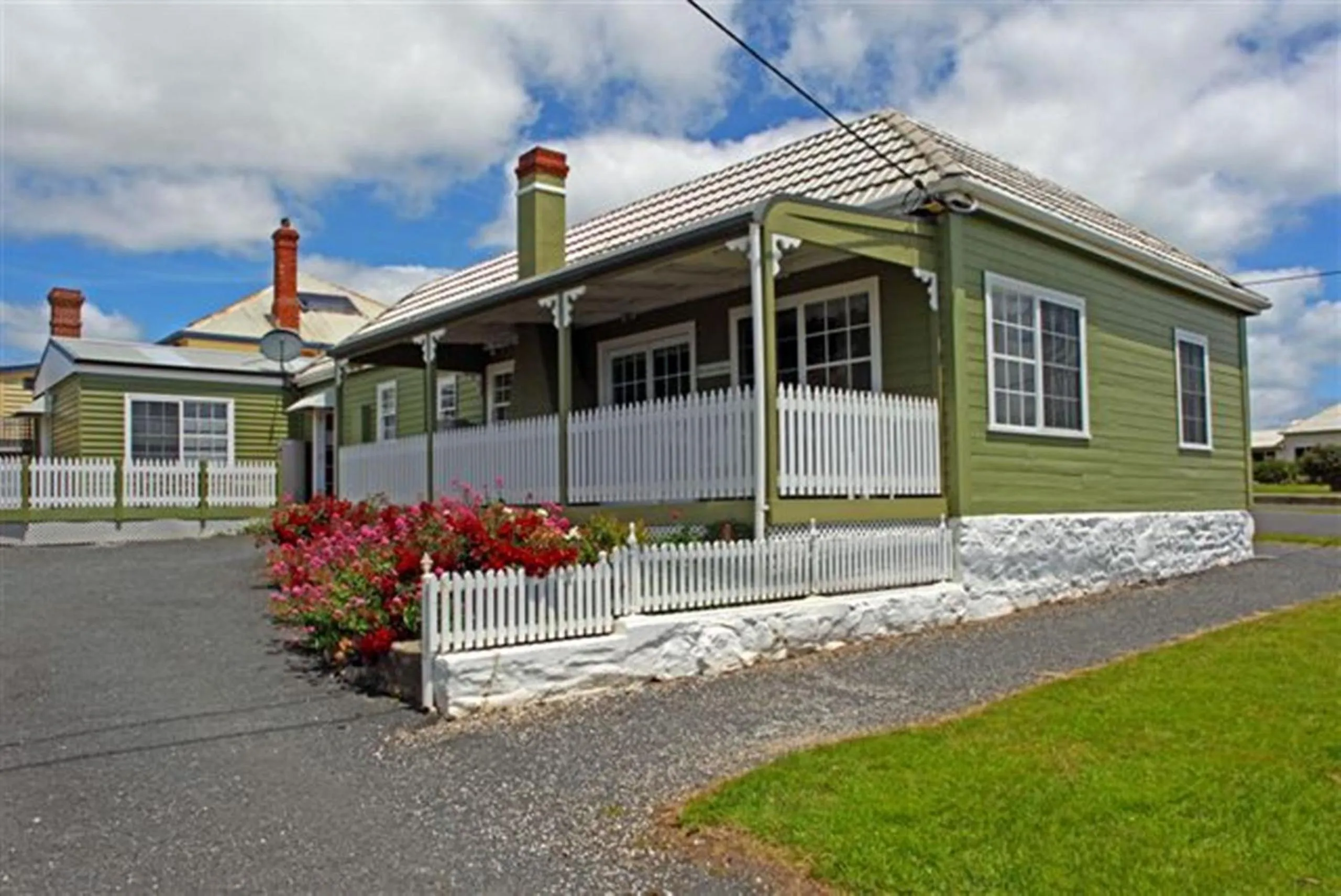 Three-Bedroom Cottage with Partial Sea View in Stanley Hotel & Apartments
