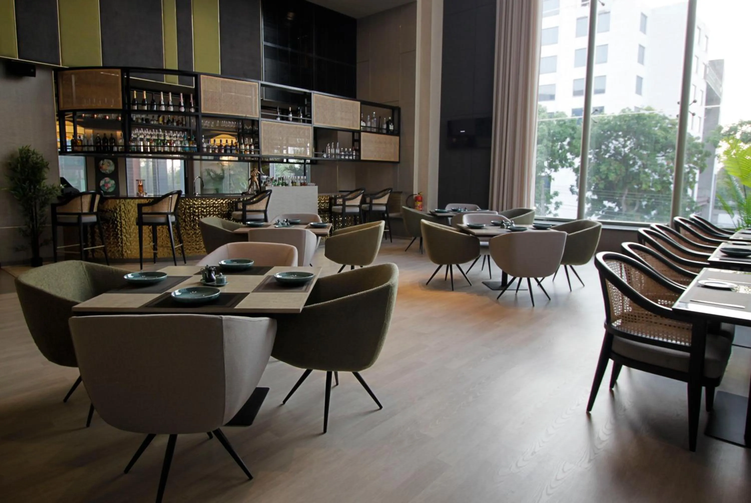 Lounge or bar in Mercure Chandigarh Tribune Chowk