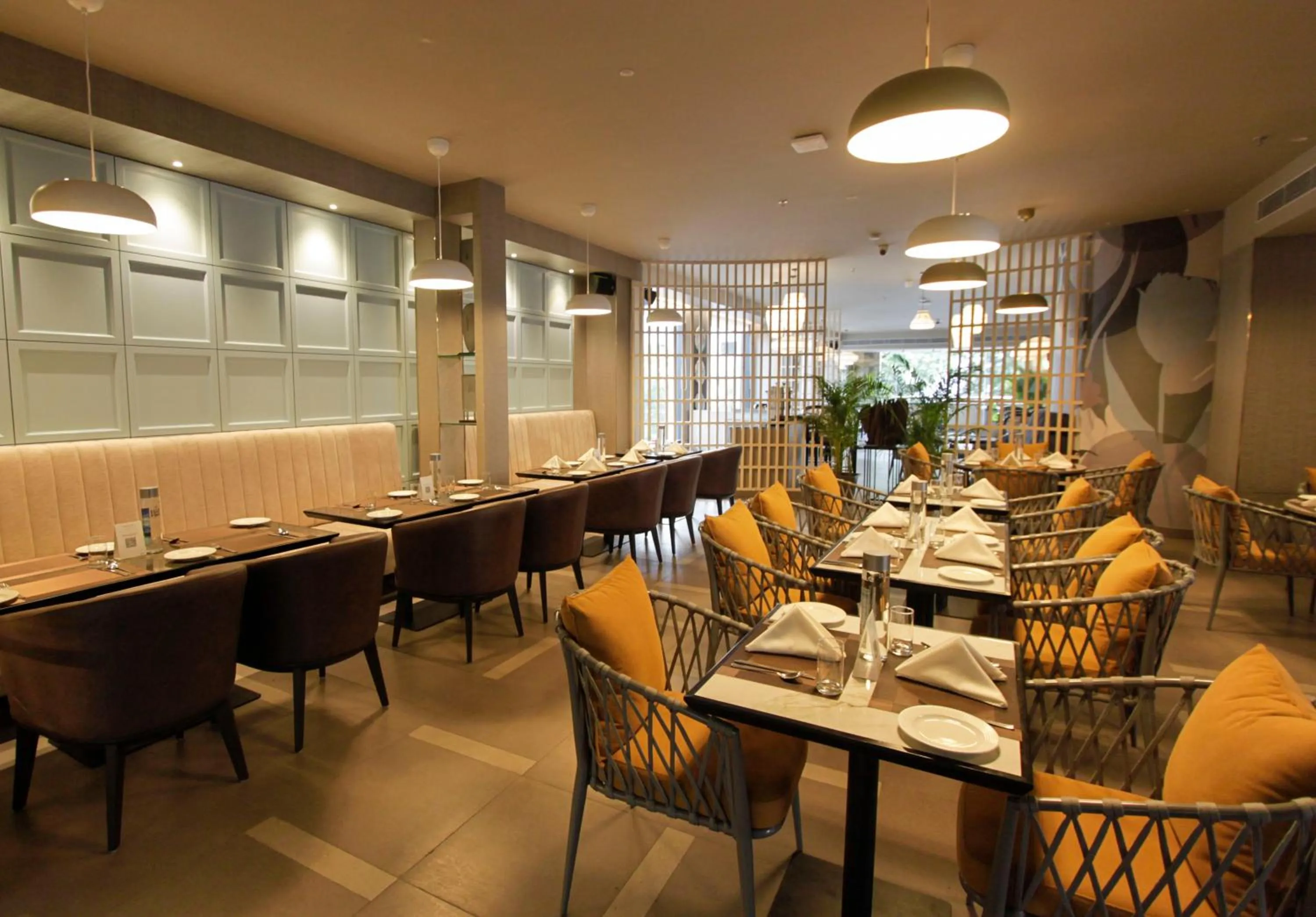 Restaurant/places to eat in Mercure Chandigarh Tribune Chowk