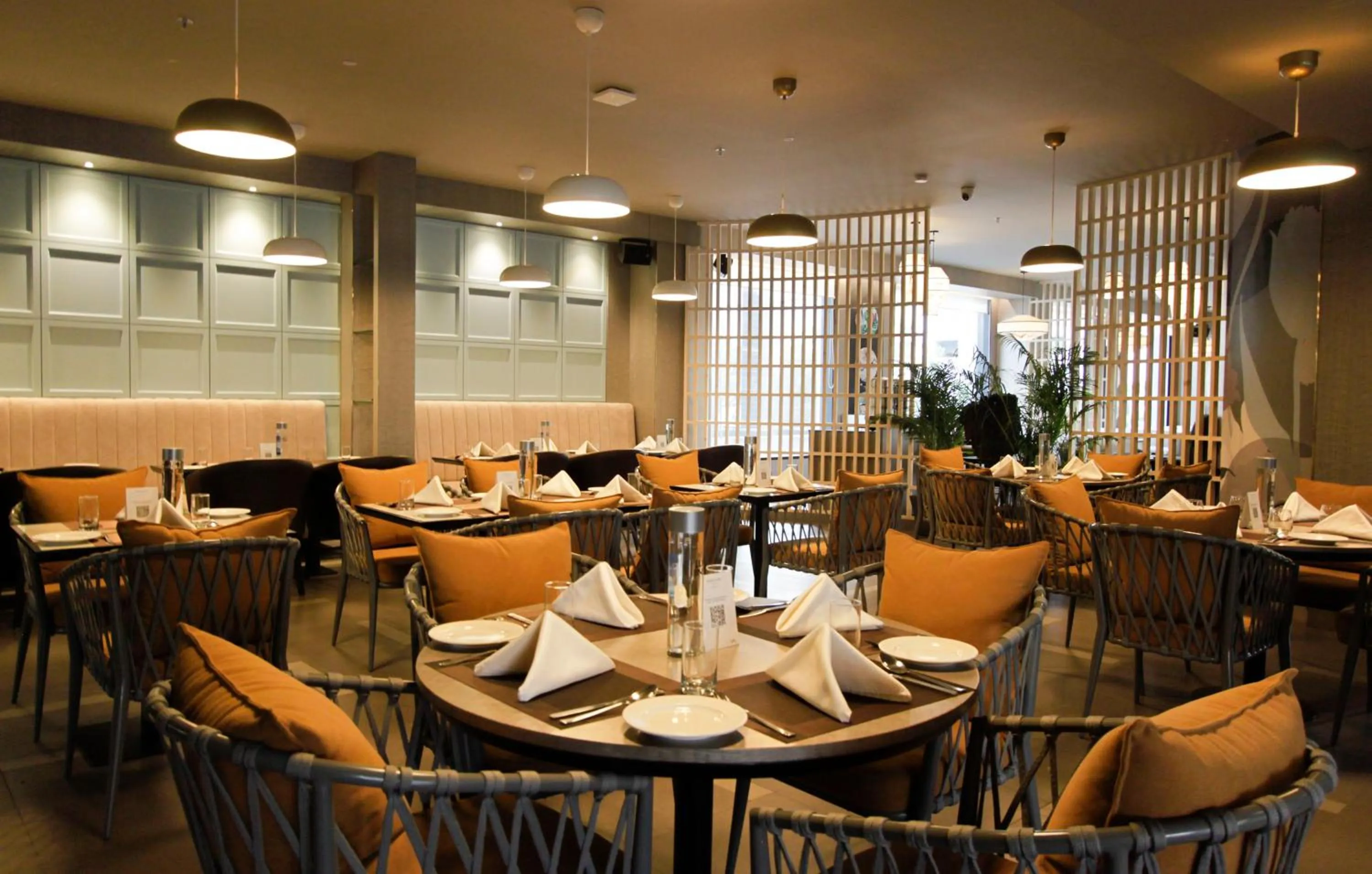 Restaurant/places to eat in Mercure Chandigarh Tribune Chowk