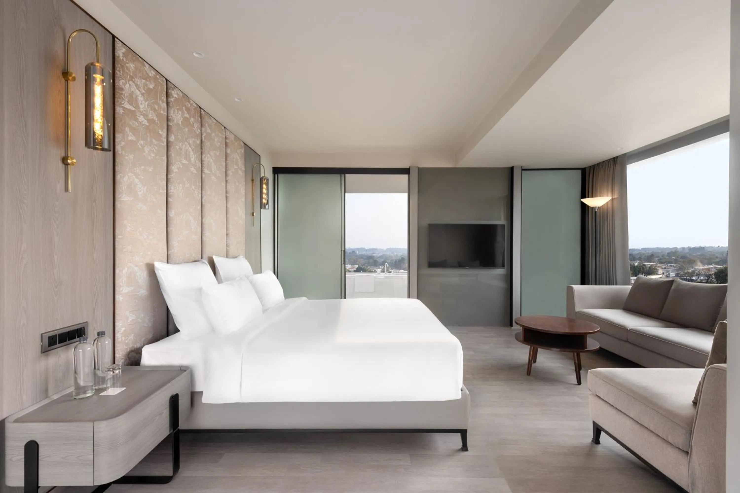 Bed in Mercure Chandigarh Tribune Chowk