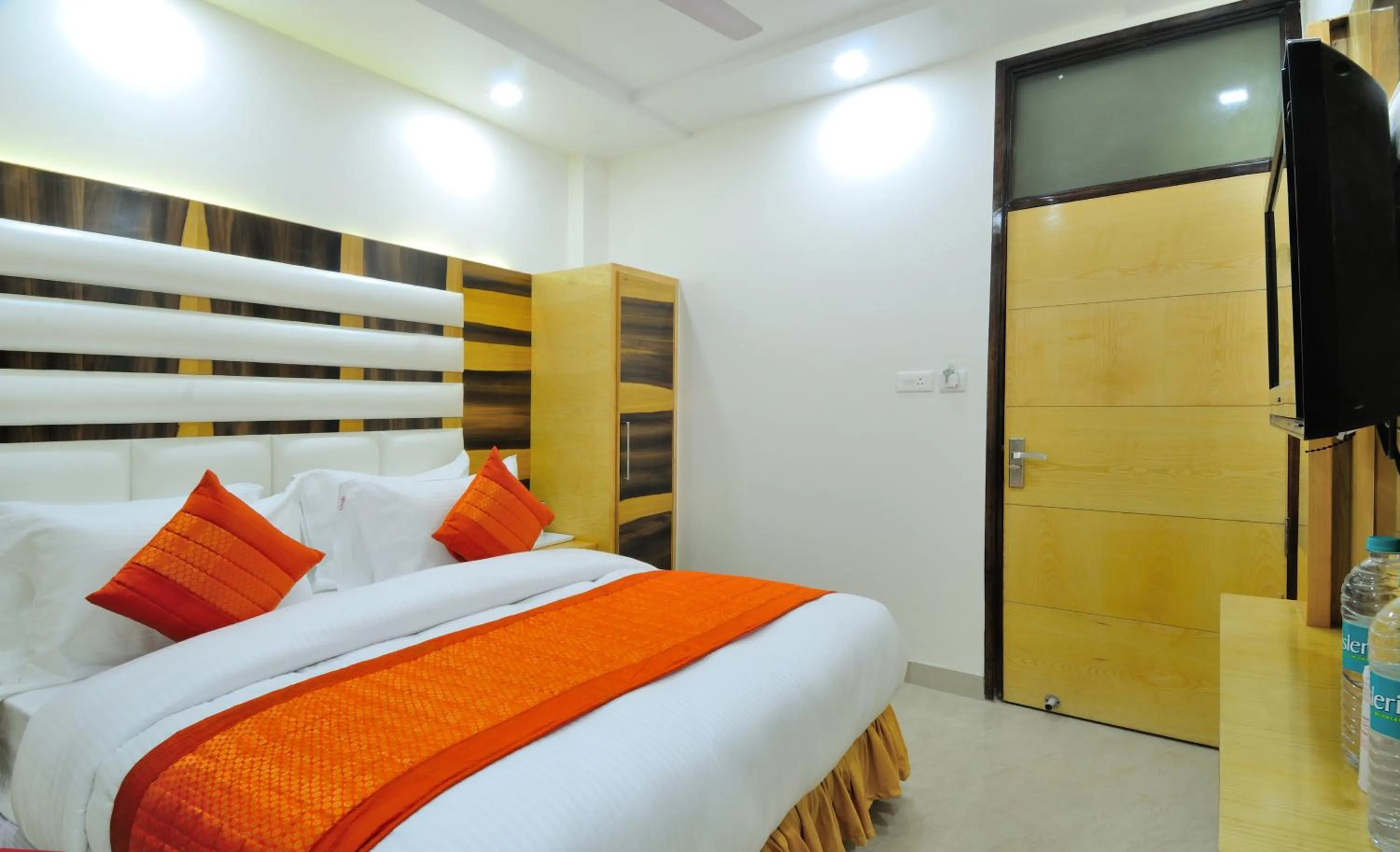 Bedroom, Bed in The Gold Inn - Paharganj