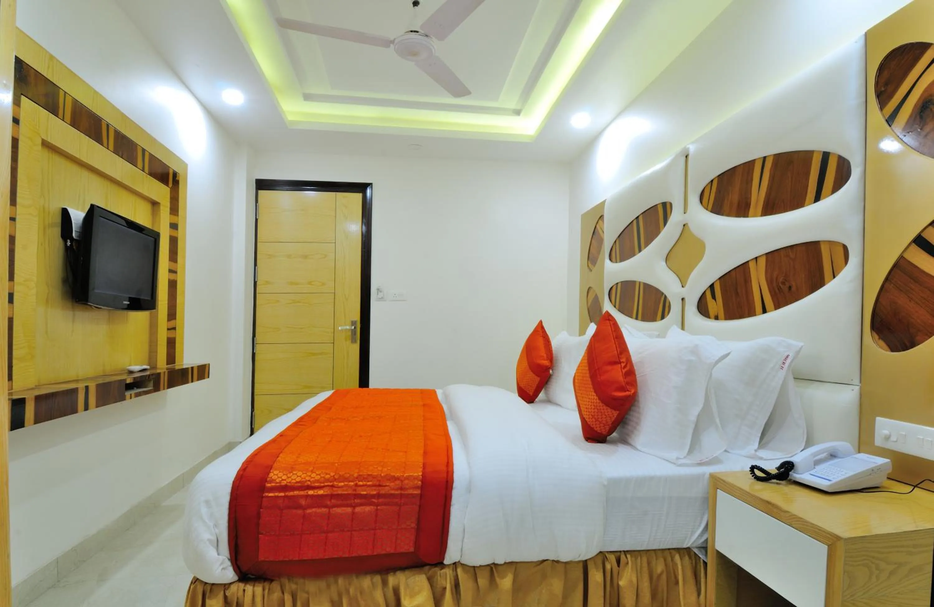 Bedroom, Bed in The Gold Inn - Paharganj