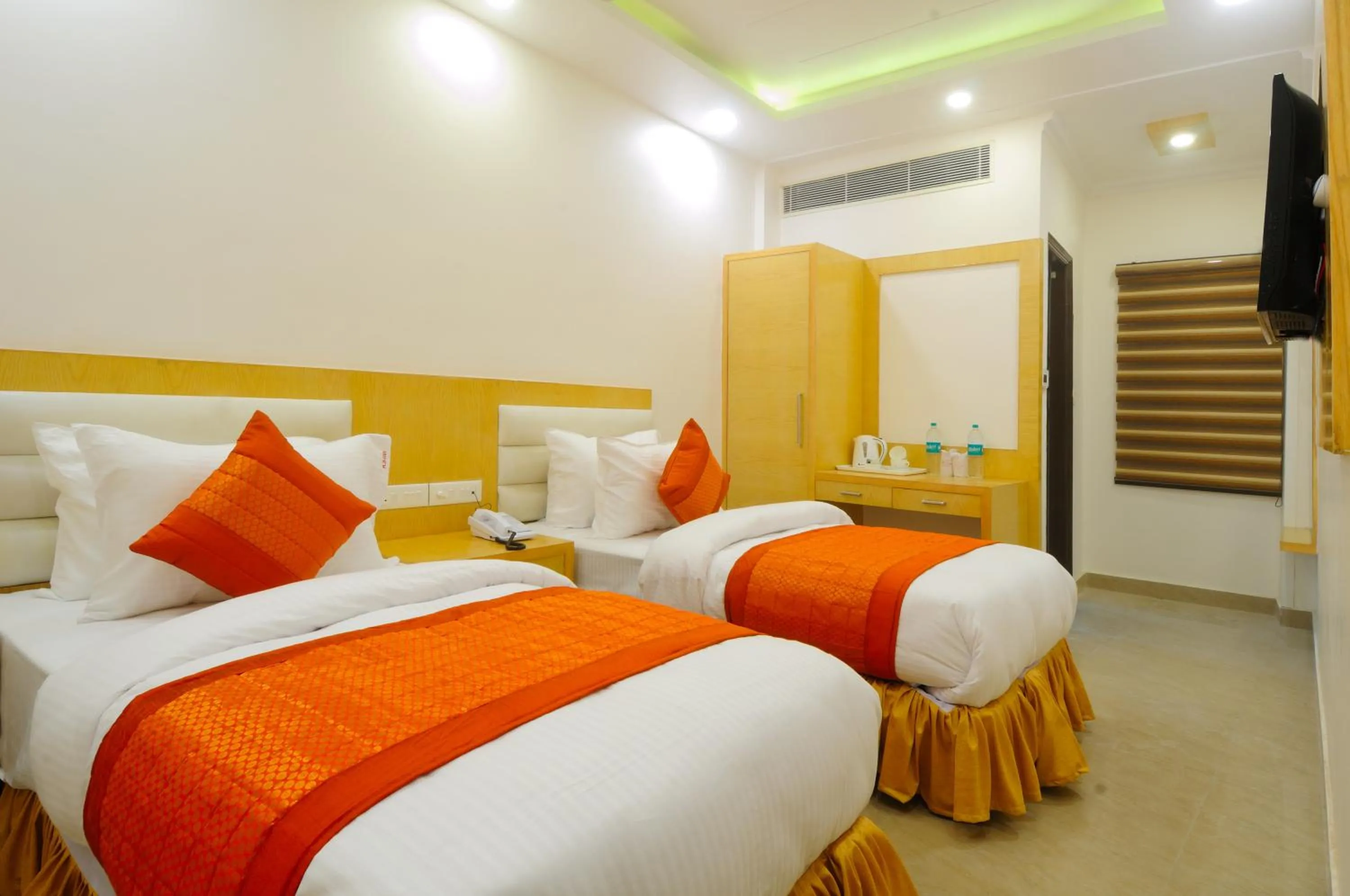 Bedroom, Bed in The Gold Inn - Paharganj