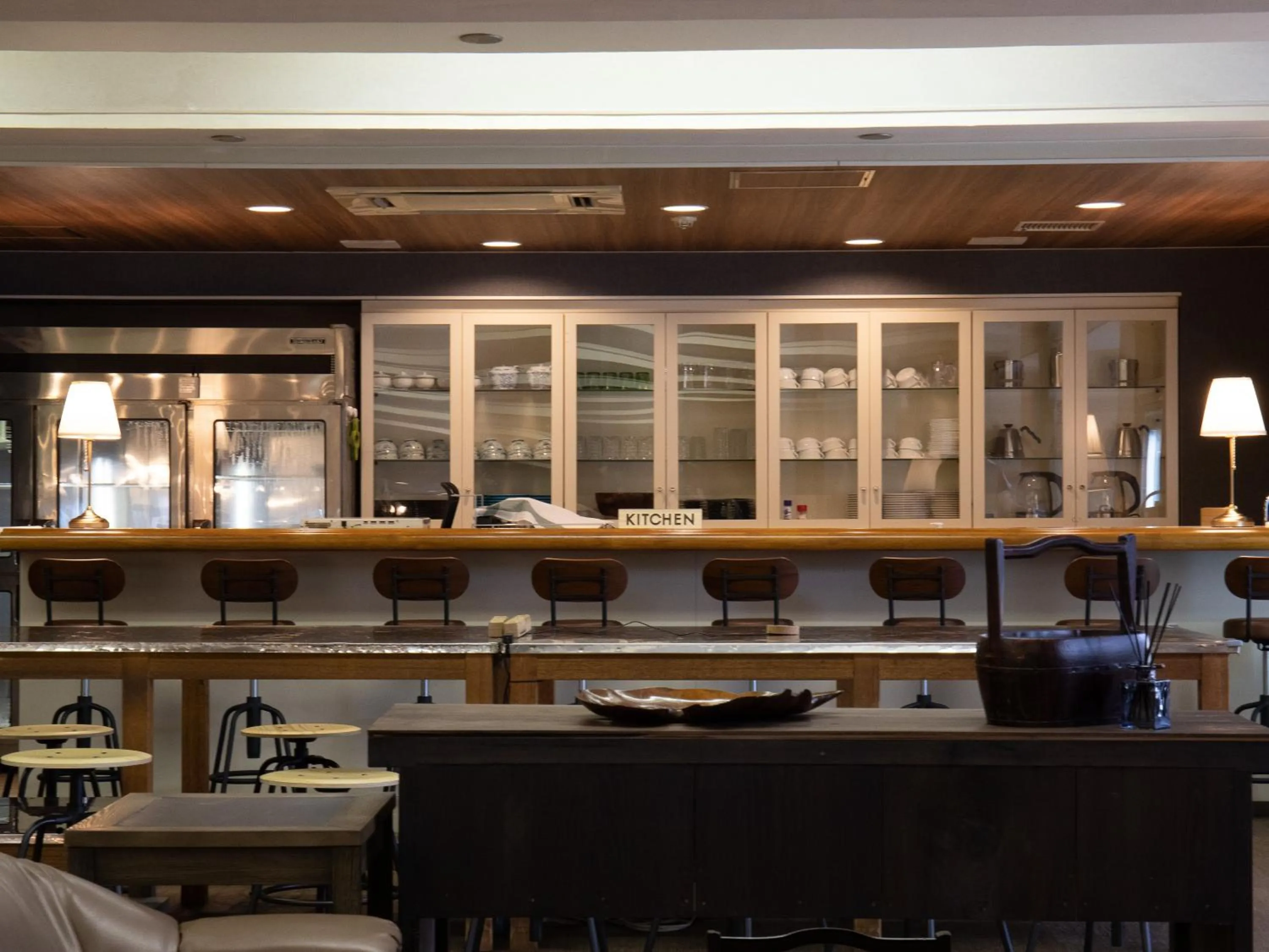 Communal kitchen in HOTEL SHIRAHAMAKAN