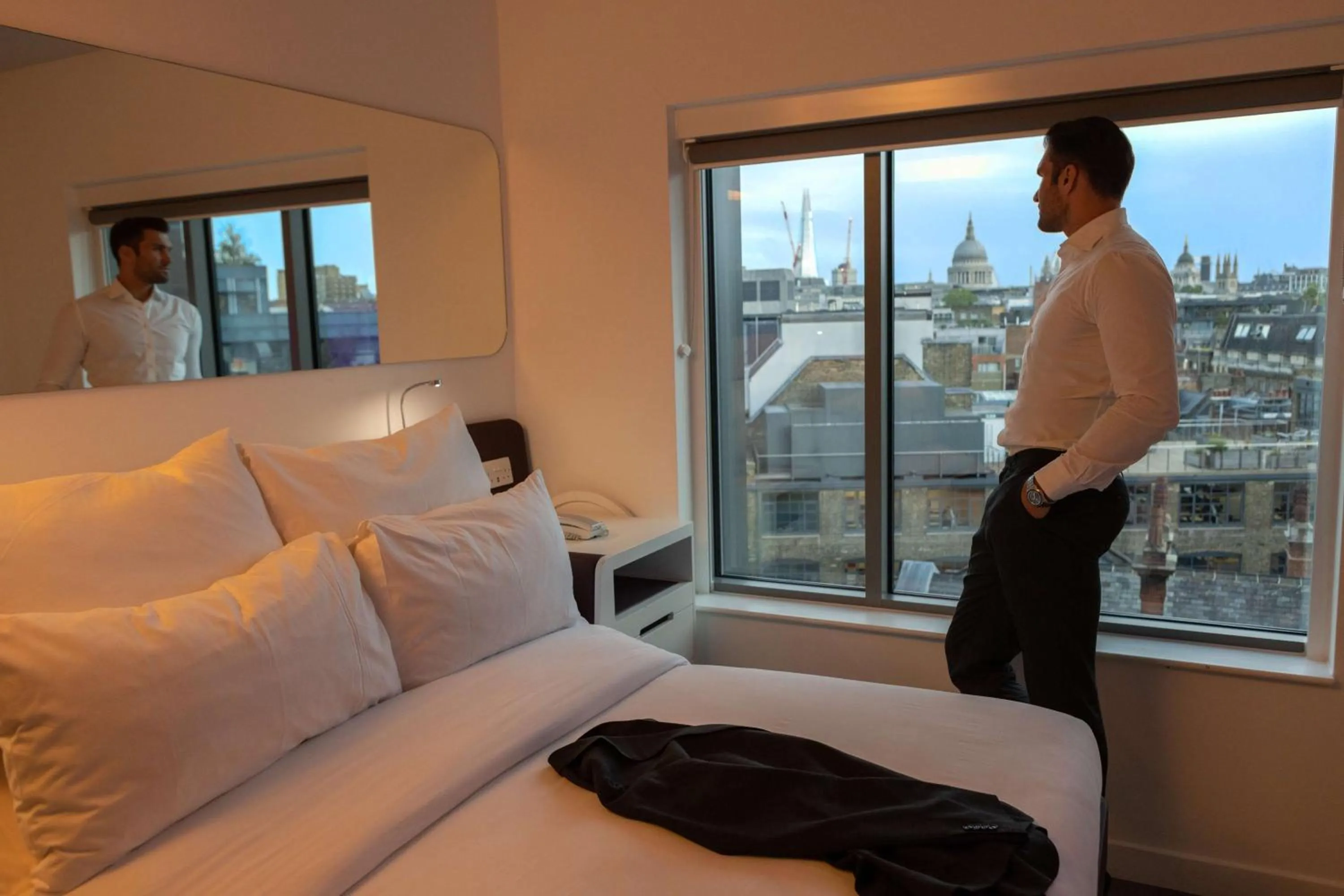 Bedroom, Bed in YOTEL London City