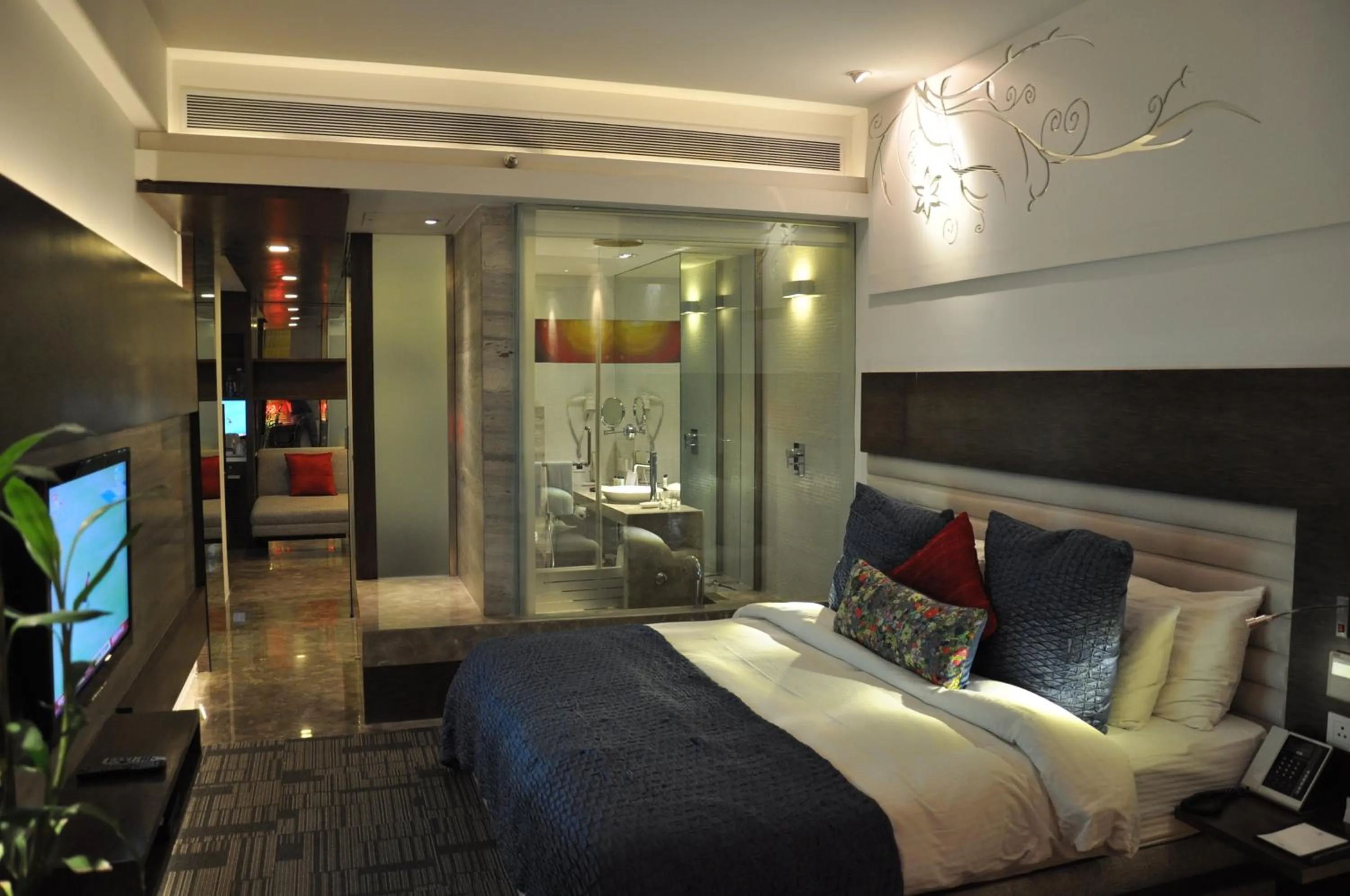 Photo of the whole room, Bed in Maya Hotel