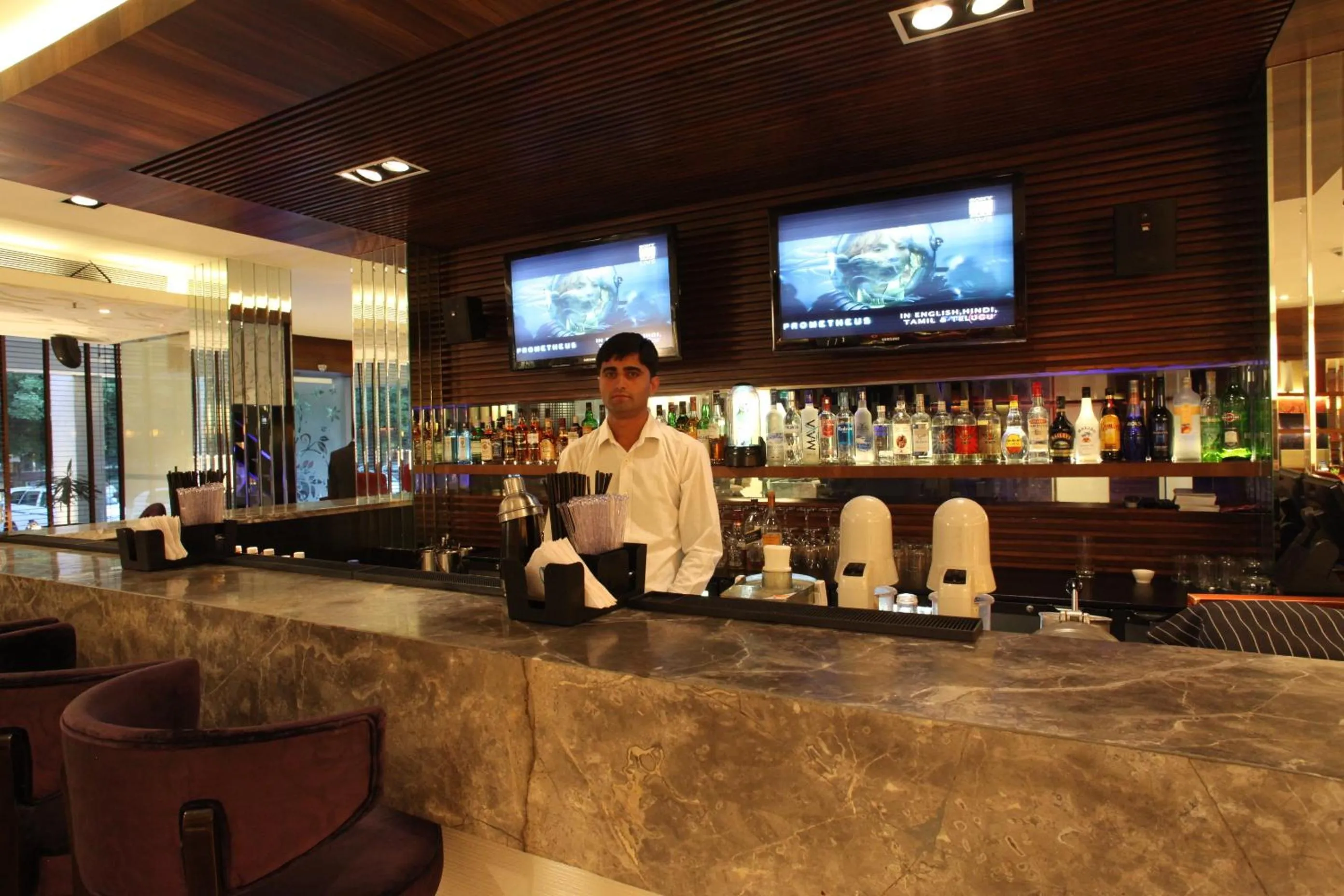 Restaurant/places to eat in Maya Hotel