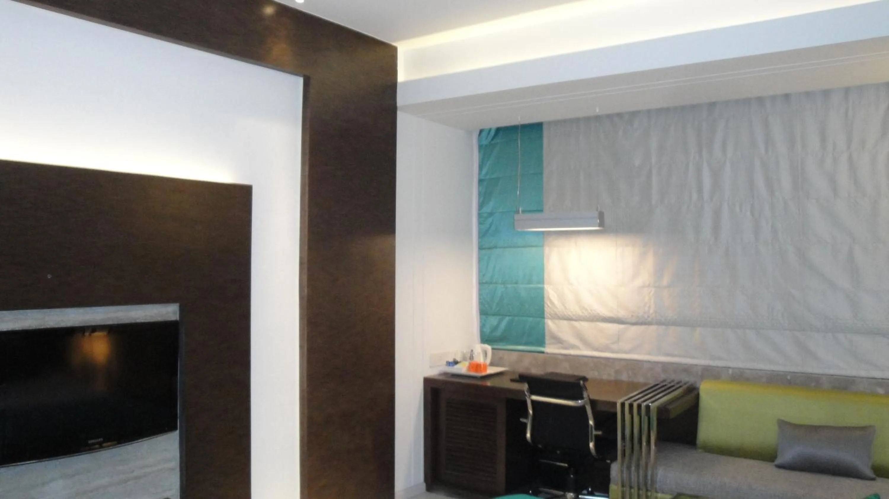 TV and multimedia in Maya Hotel