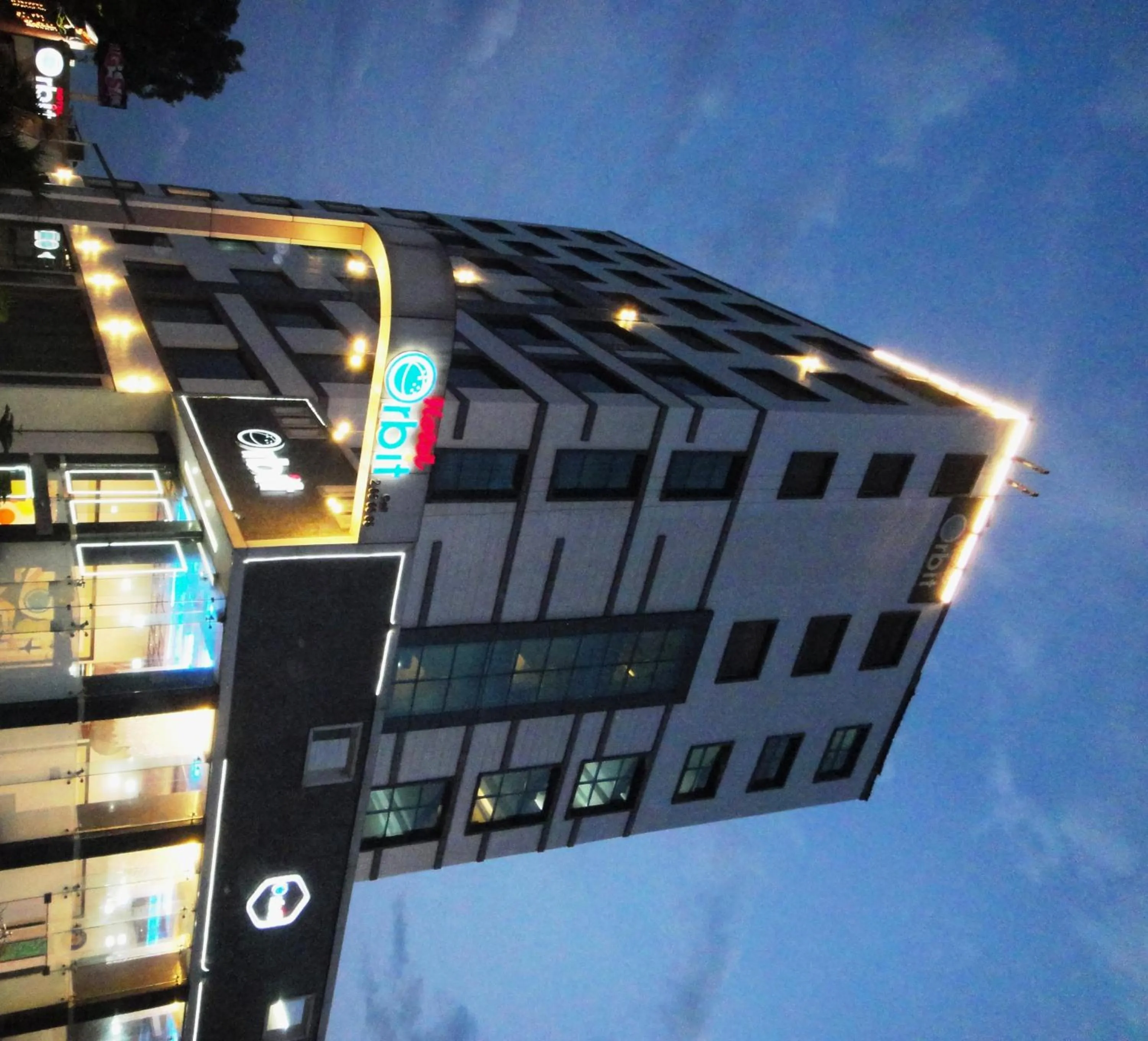 Facade/entrance in Hotel Orbit