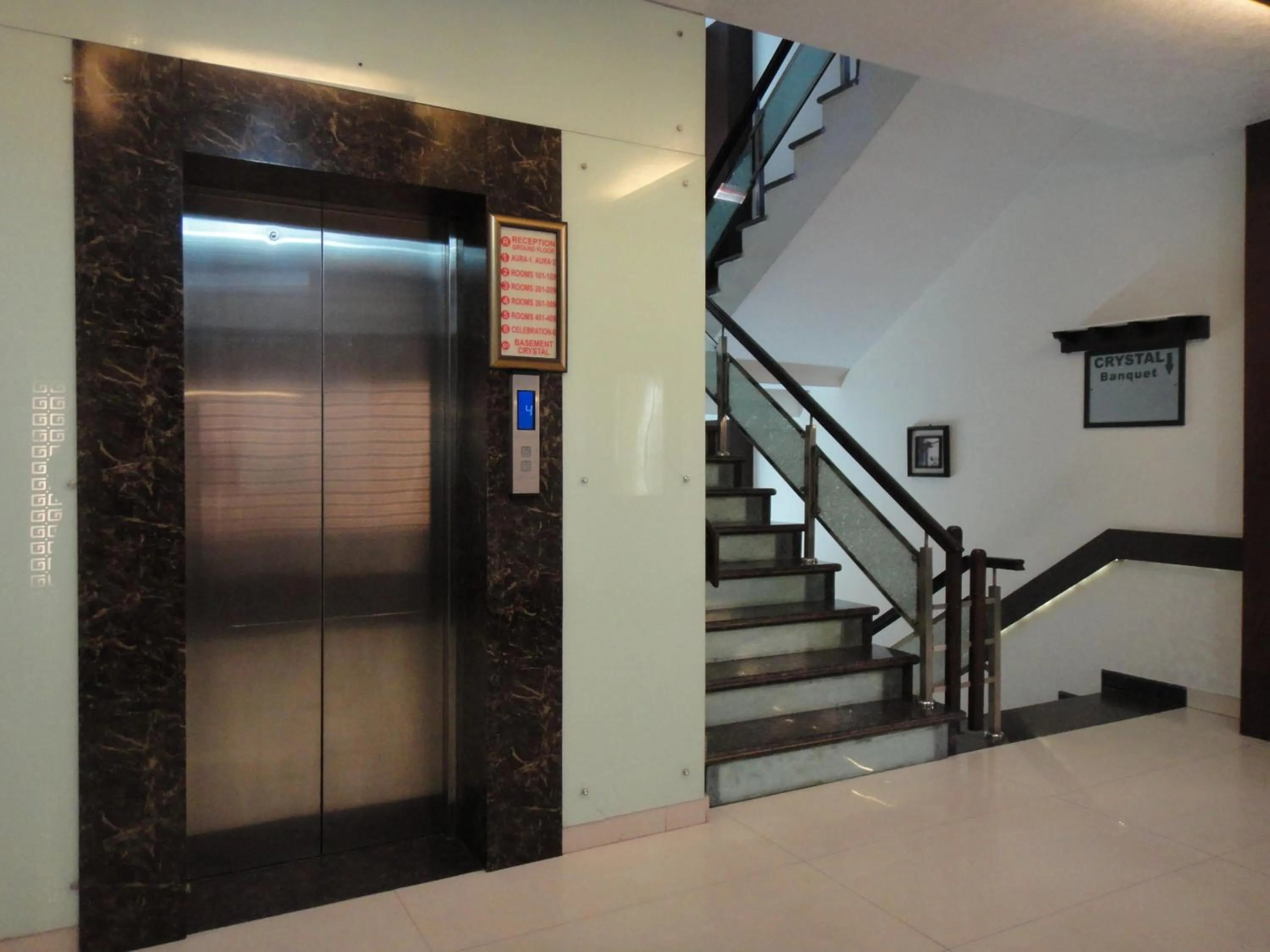 Facade/entrance in Hotel Orbit