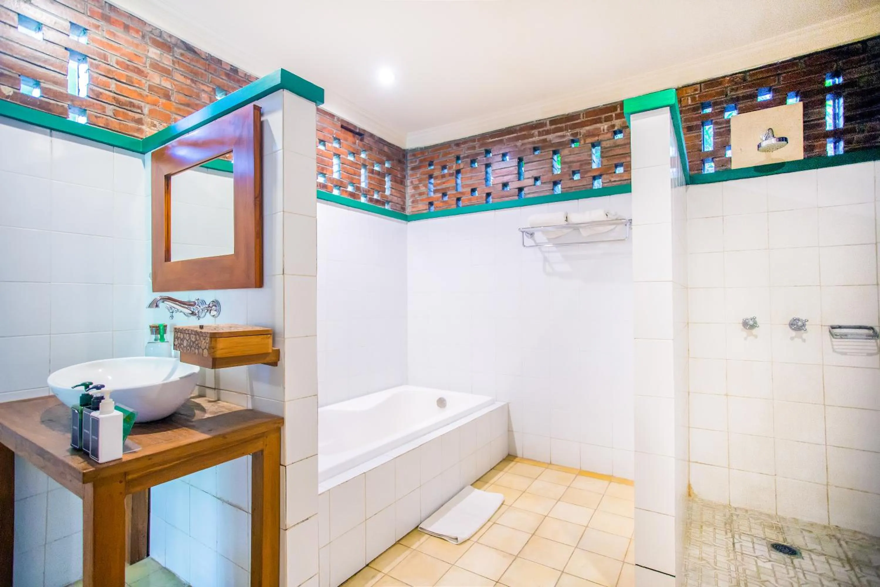 Shower in Ubud Heaven Penestanan