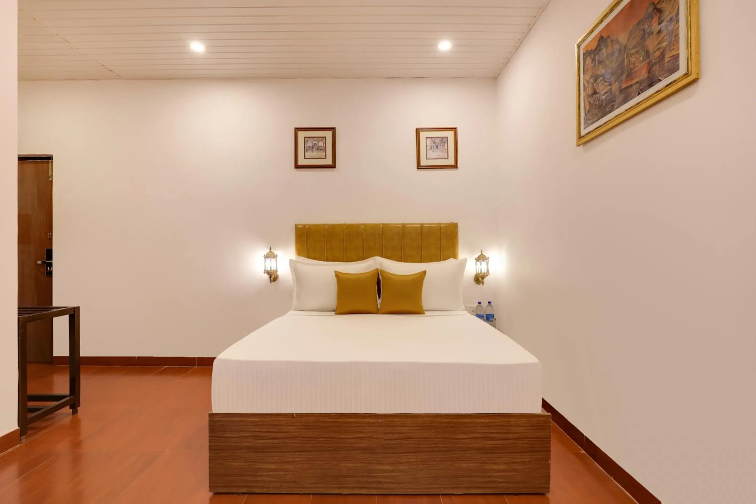 Deluxe Queen Room in Keys Lite by Lemon Tree Hotels Sylvan, Dapoli Deluxe Queen Room in Keys Lite by Lemon Tree Hotels Sylvan, Dapoli