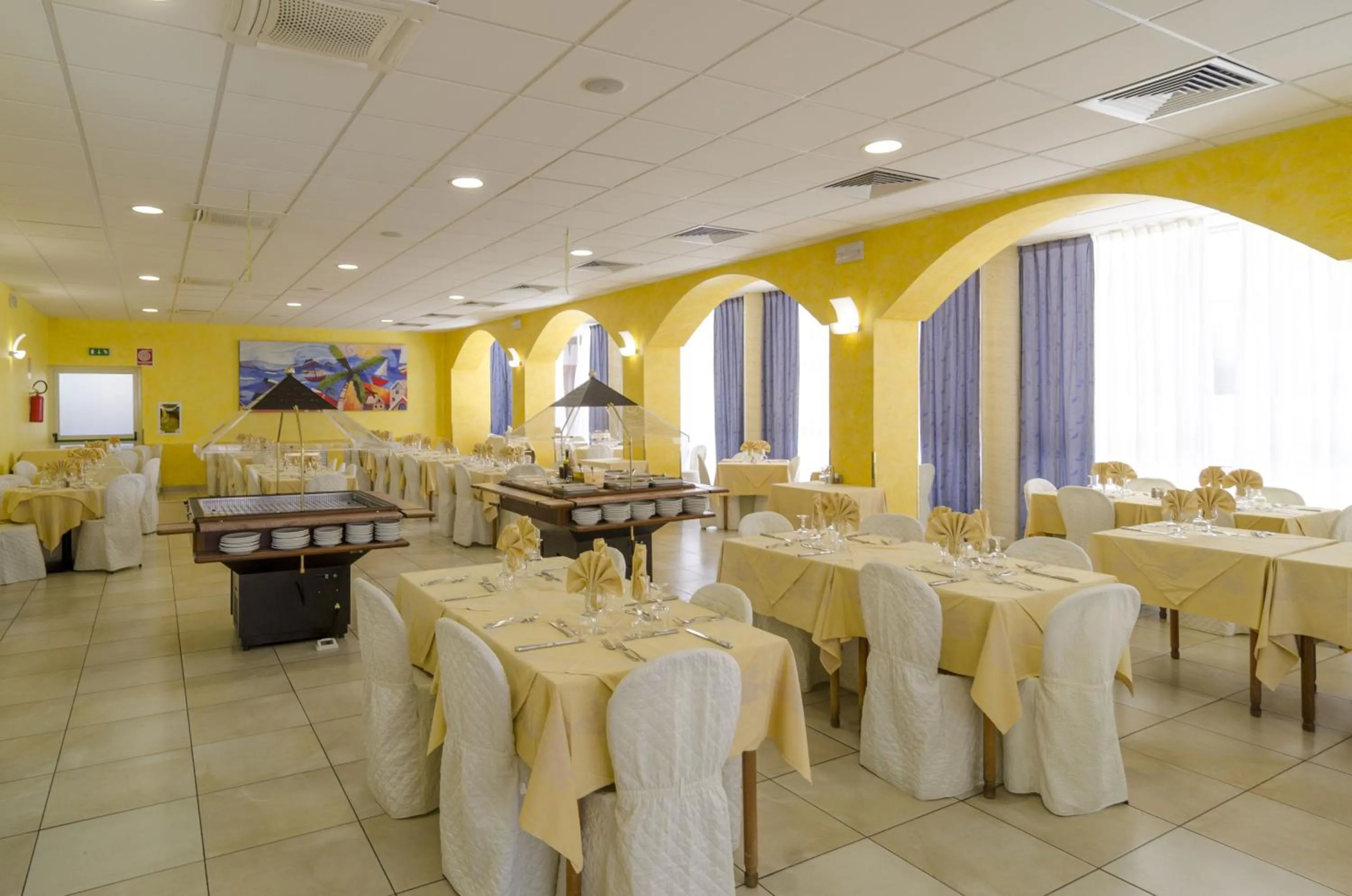 Restaurant/places to eat in Hotel Principe