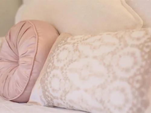 Bedroom, Bed in The Shepherd's Purse