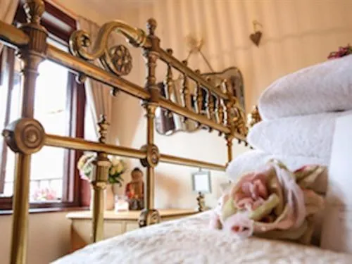 Bedroom, Bed in The Shepherd's Purse