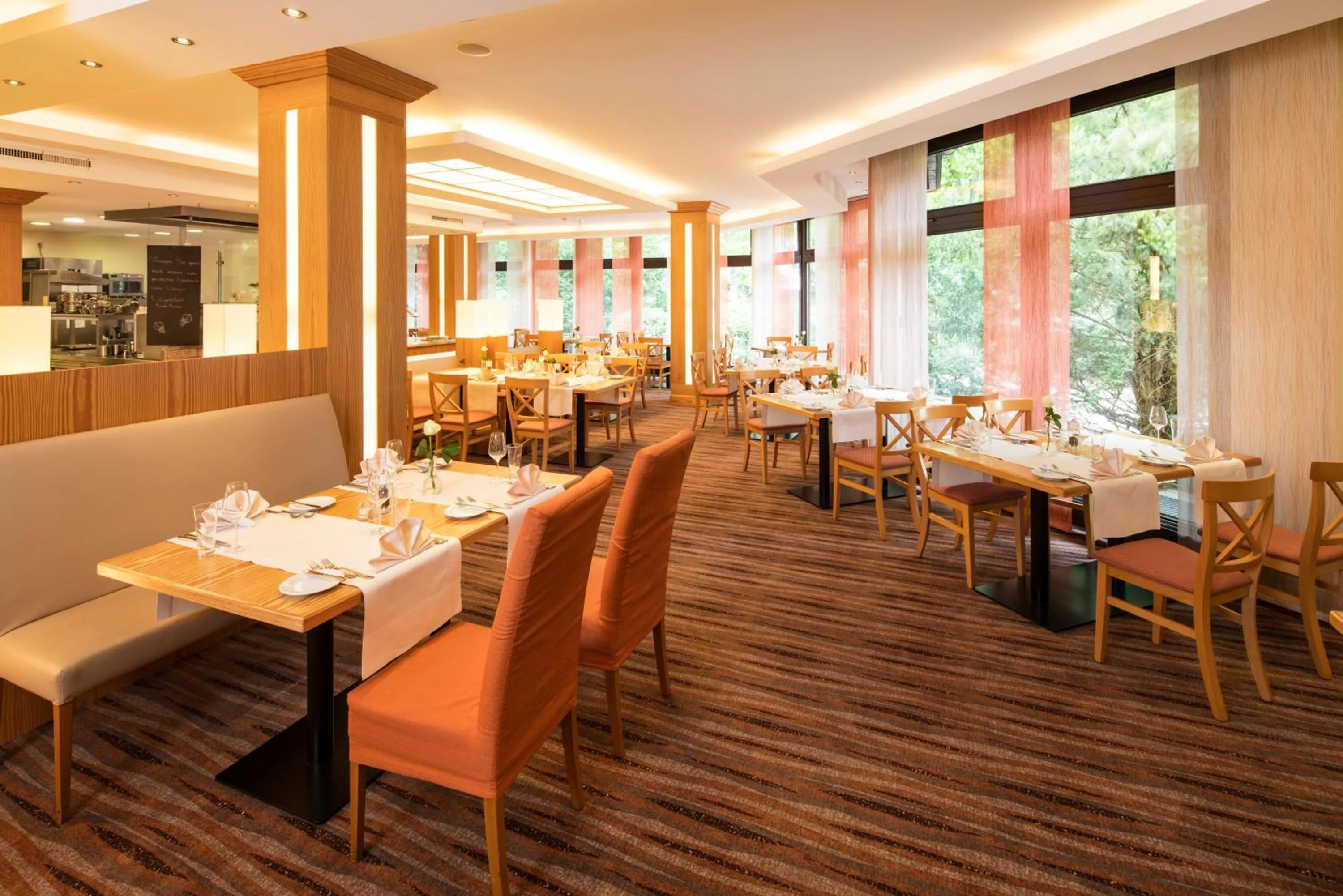 Restaurant/places to eat in Hotel am Kurpark