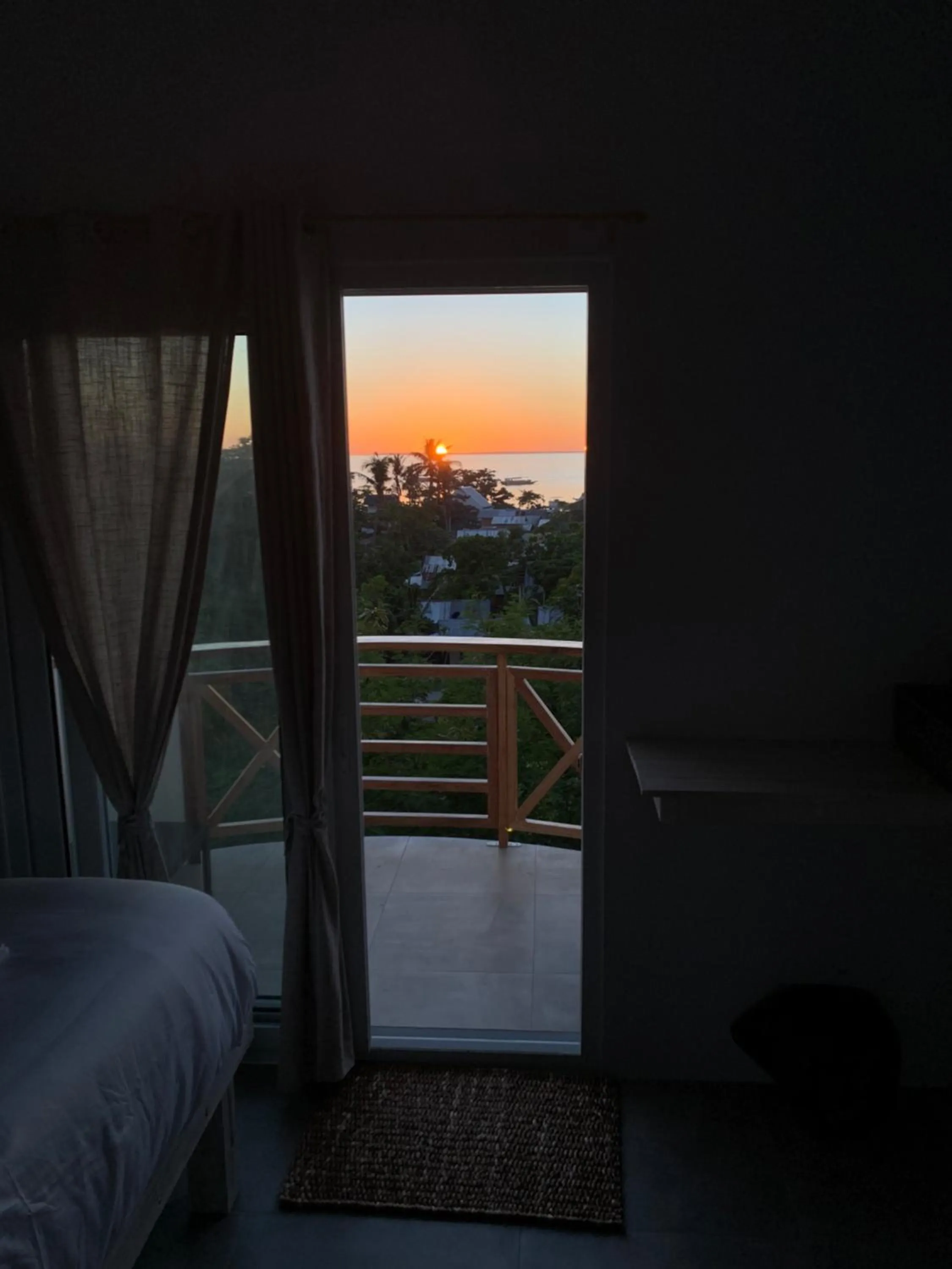 Balcony/Terrace, Bed in Crown Malapascua