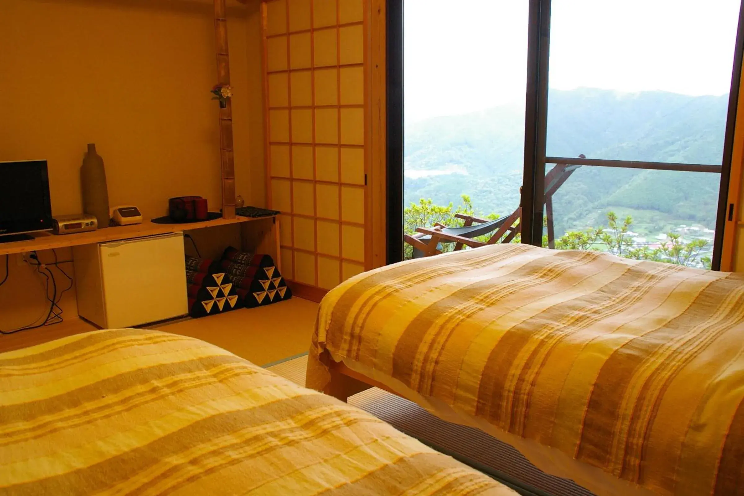 Twin Room with Tatami Area with Shared Bathroom - single occupancy in Kirinosato Takahara Twin Room with Tatami Area with Shared Bathroom - single occupancy in Kirinosato Takahara
