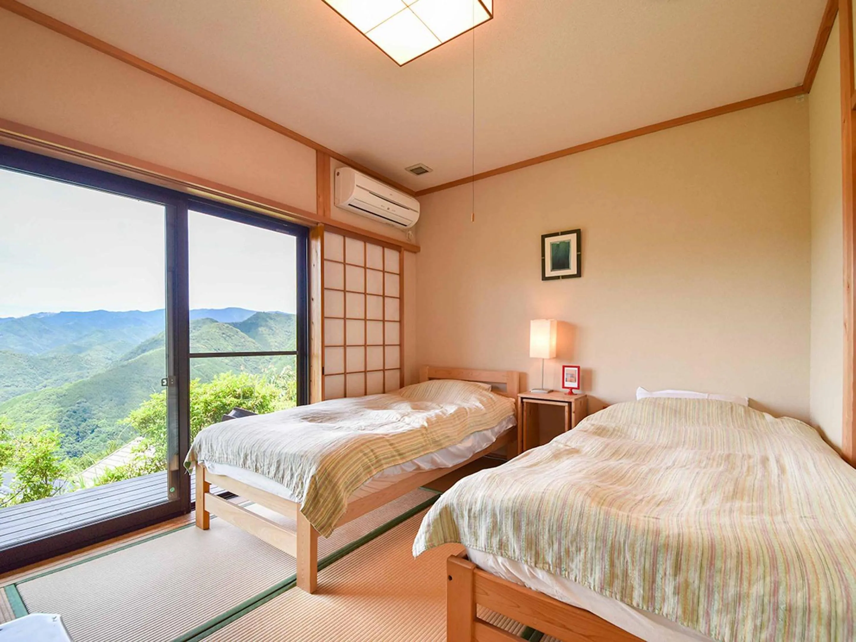 Photo of the whole room, Bed in Kirinosato Takahara