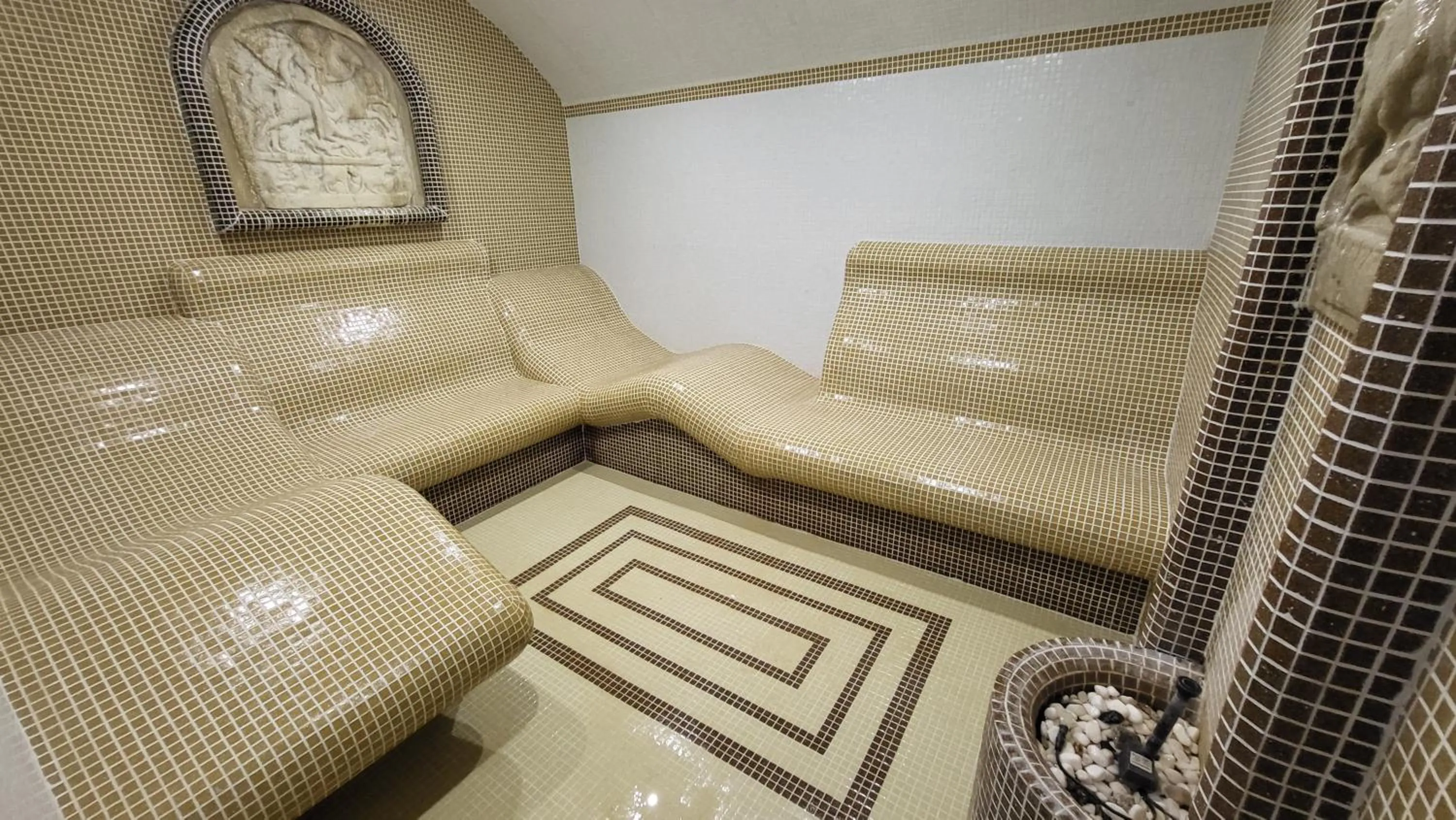 Steam room in Panorama Family Hotel