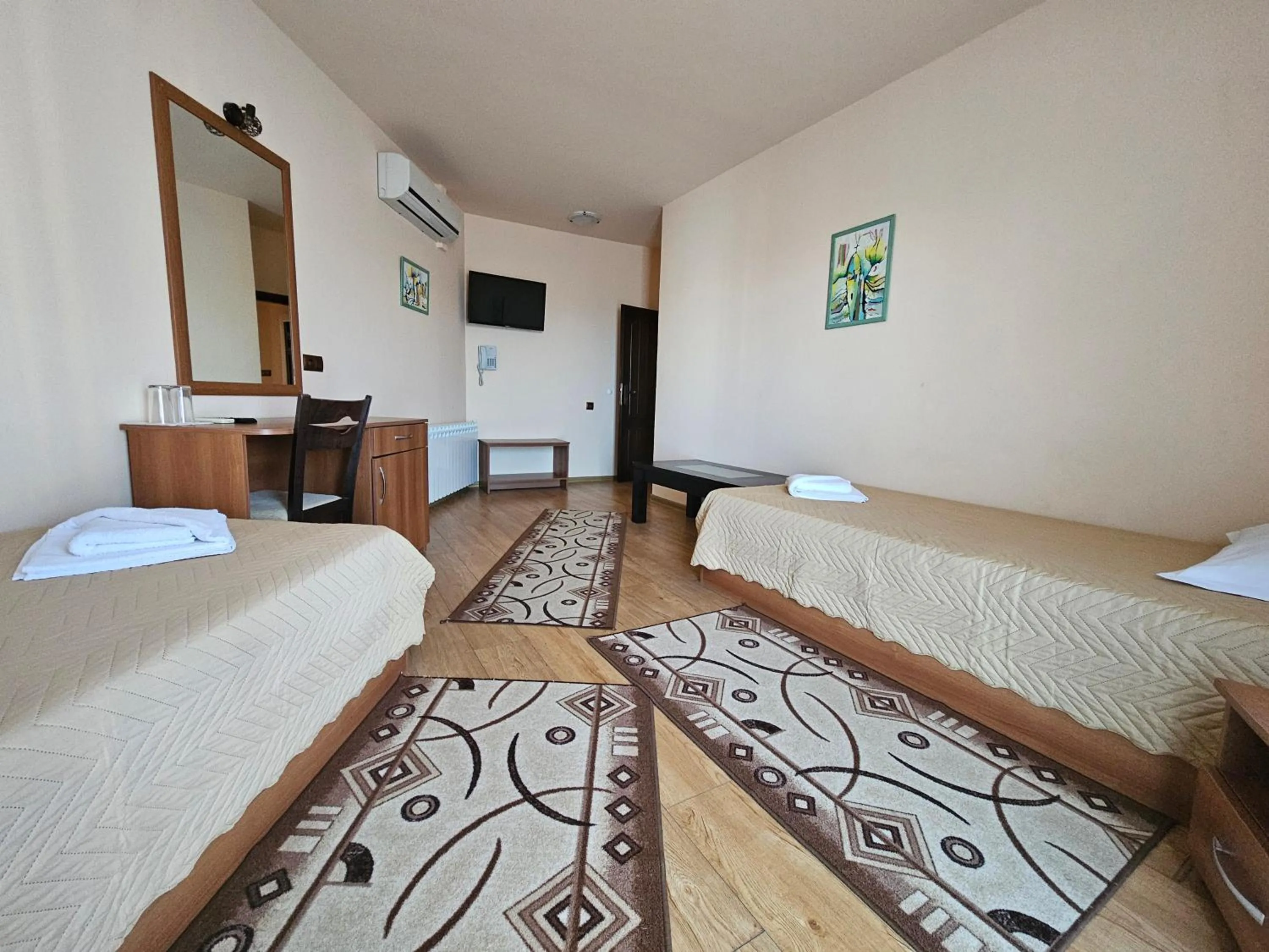 Photo of the whole room, Bed in Panorama Family Hotel