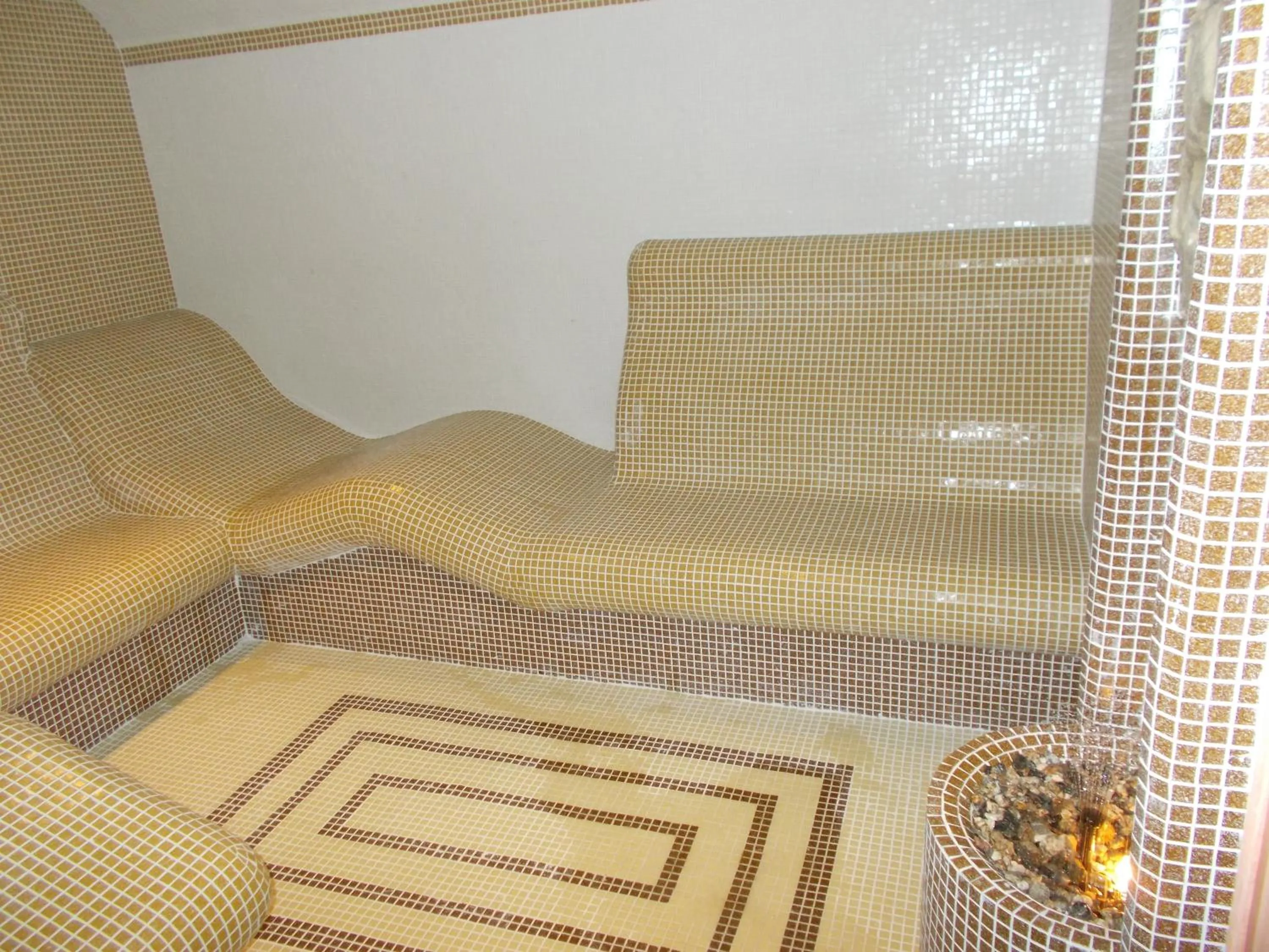 Steam room in Panorama Family Hotel