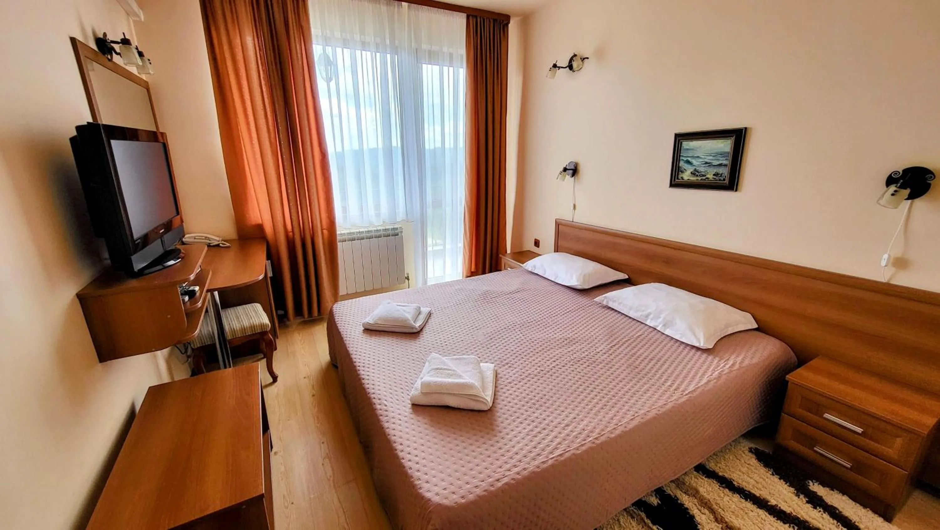 Photo of the whole room, Bed in Panorama Family Hotel
