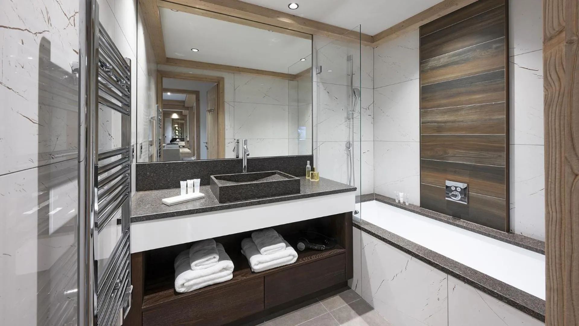 Bathroom in MGM Hôtels & Résidences - Résidence Alpen Lodge